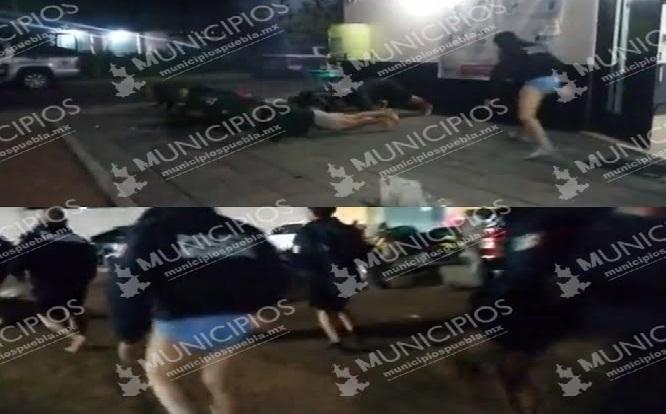 VIDEO Semidesnudos entrenan policías de Zacatelco; denuncian abuso