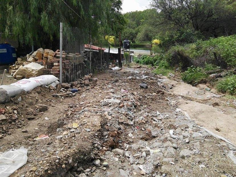 Exceso de basura pone en riesgo a 2 mil personas ante lluvias en Tehuacán 