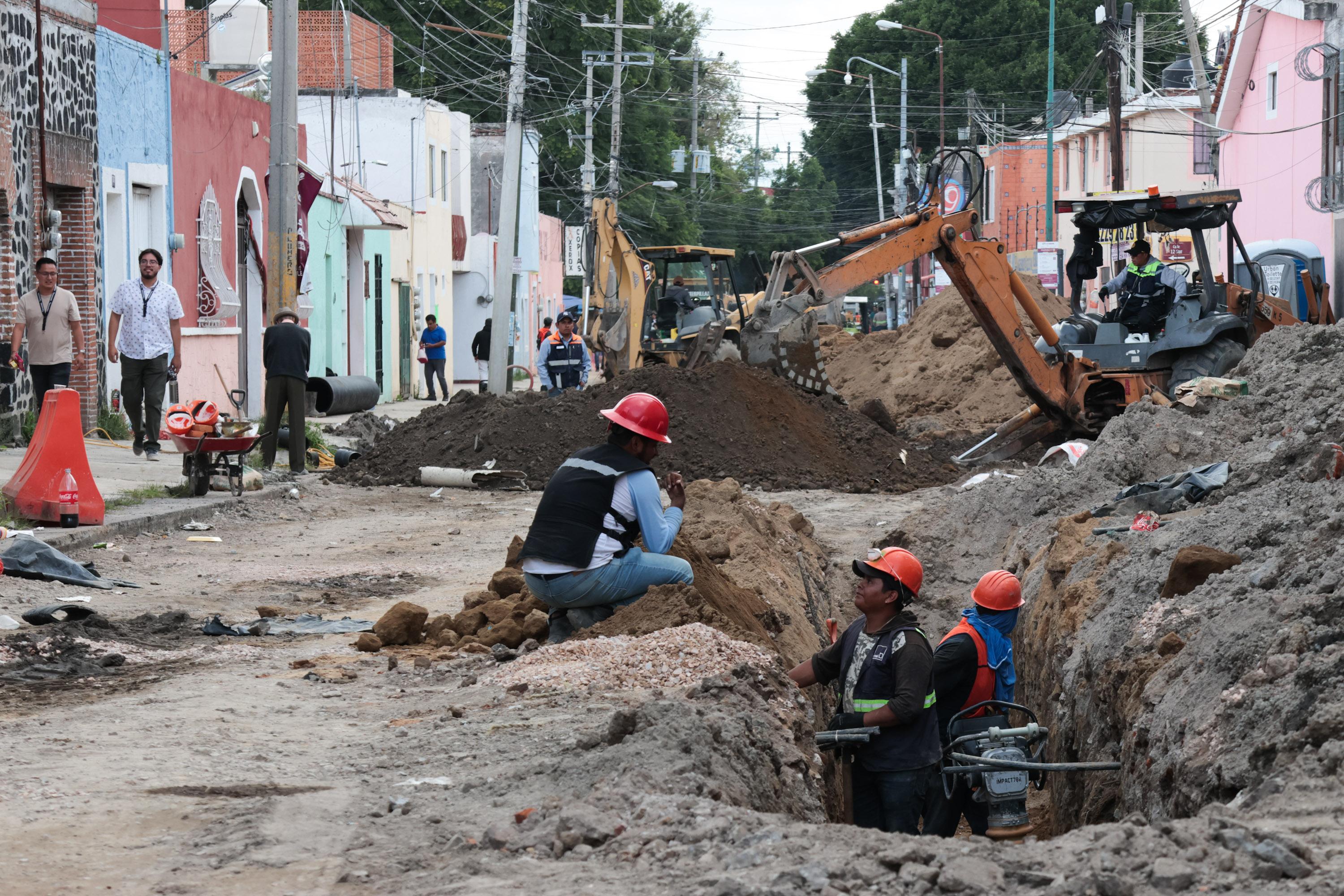 Avance en la obra de repavimentación de la calle 11 Oriente en la ciudad de Puebla.