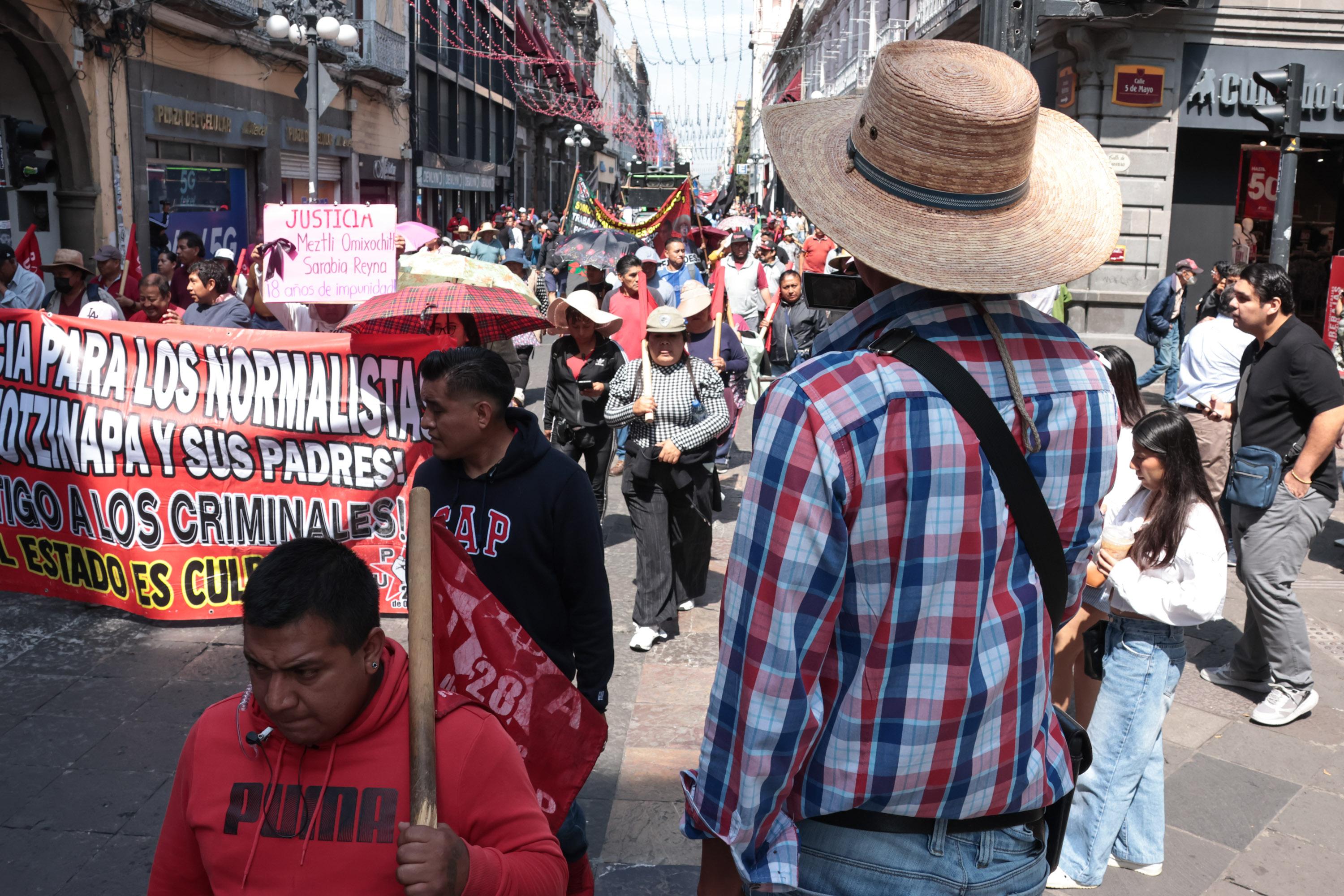 Colapsada la ciudad de Puebla por manifestación de la 28 de Octubre.