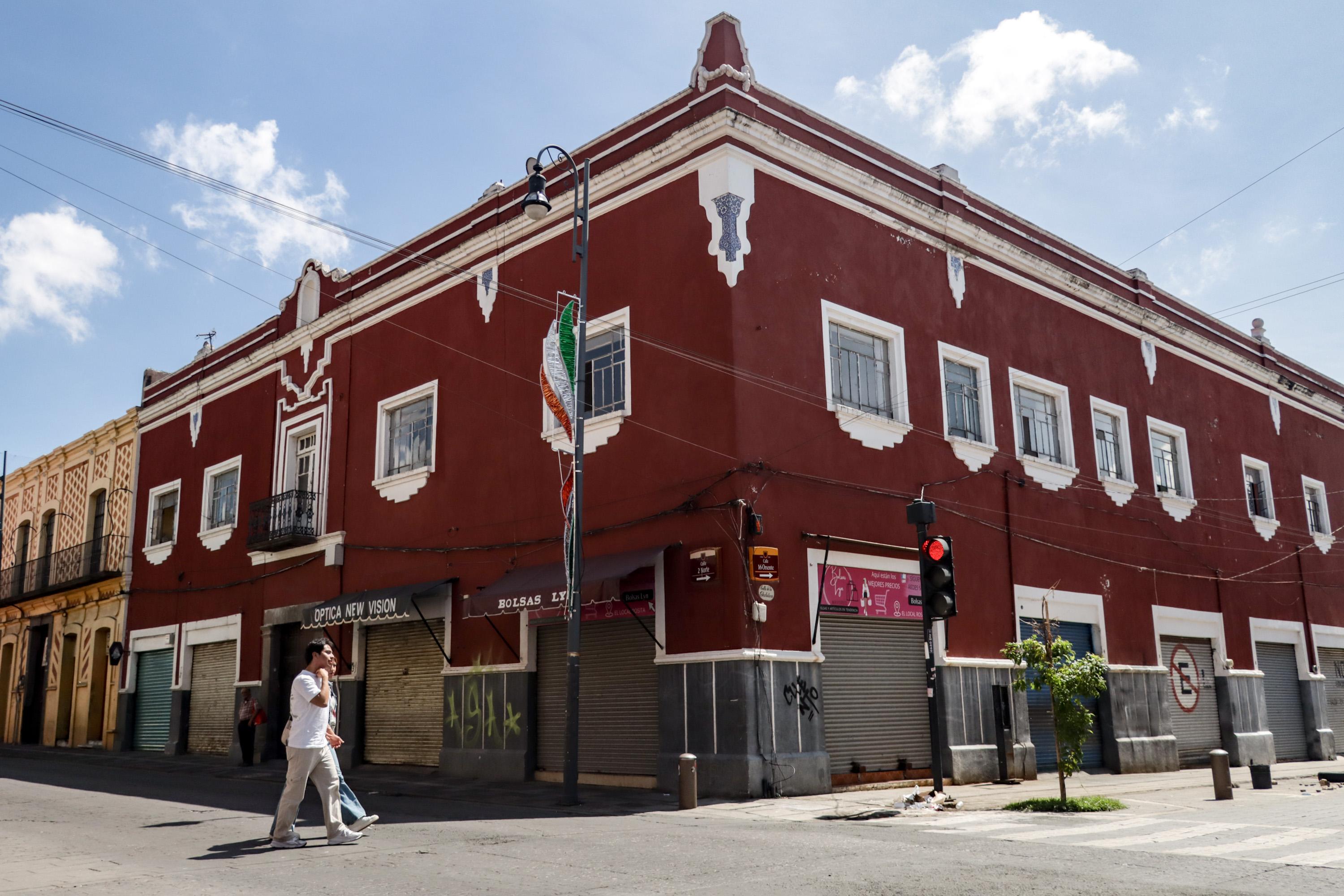 Poca actividad de negocios en el Centro Histórico de Puebla.