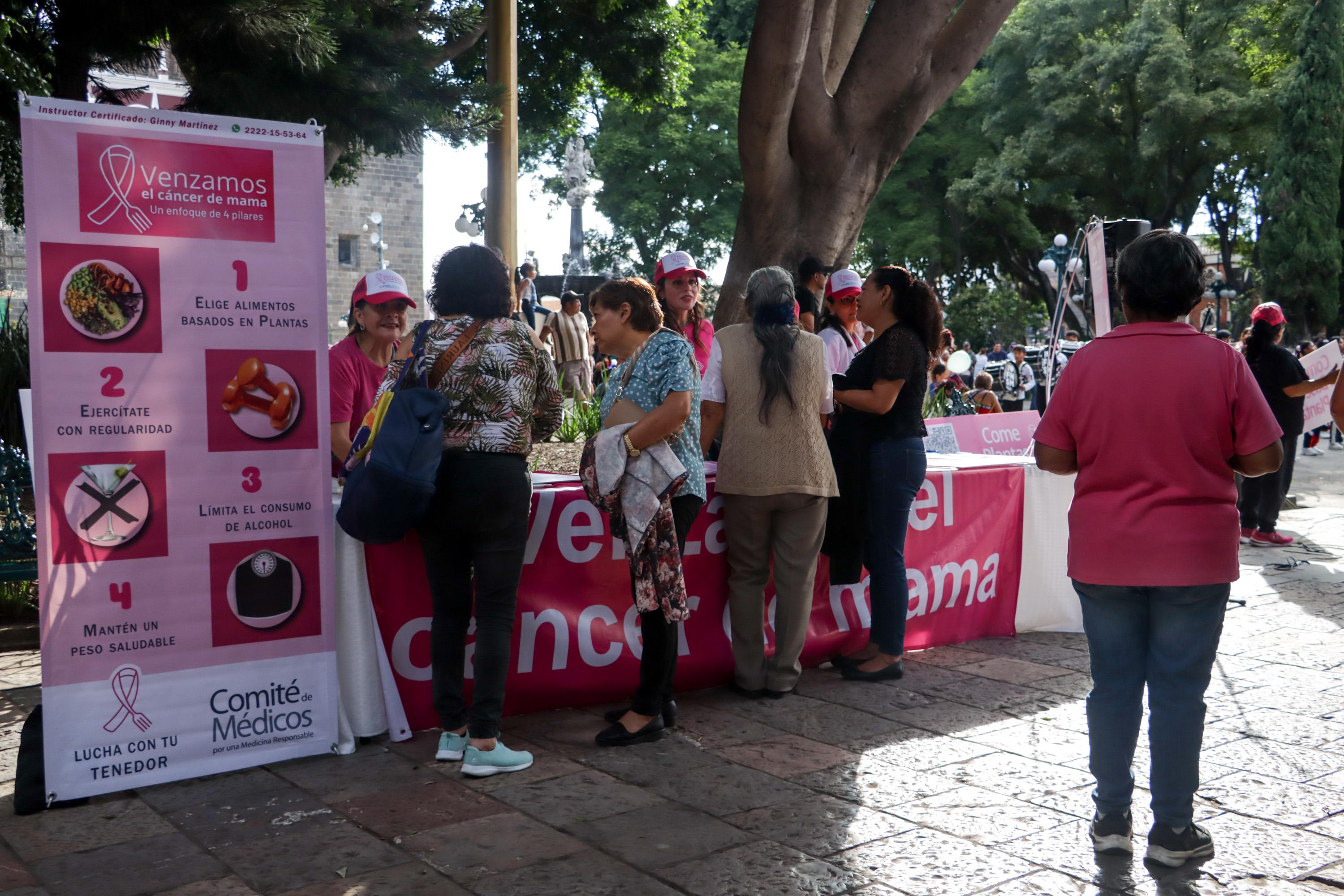 El comité de médicos por una medicina responsable, encabezó la campaña "Venzamos el Cáncer de Mama".