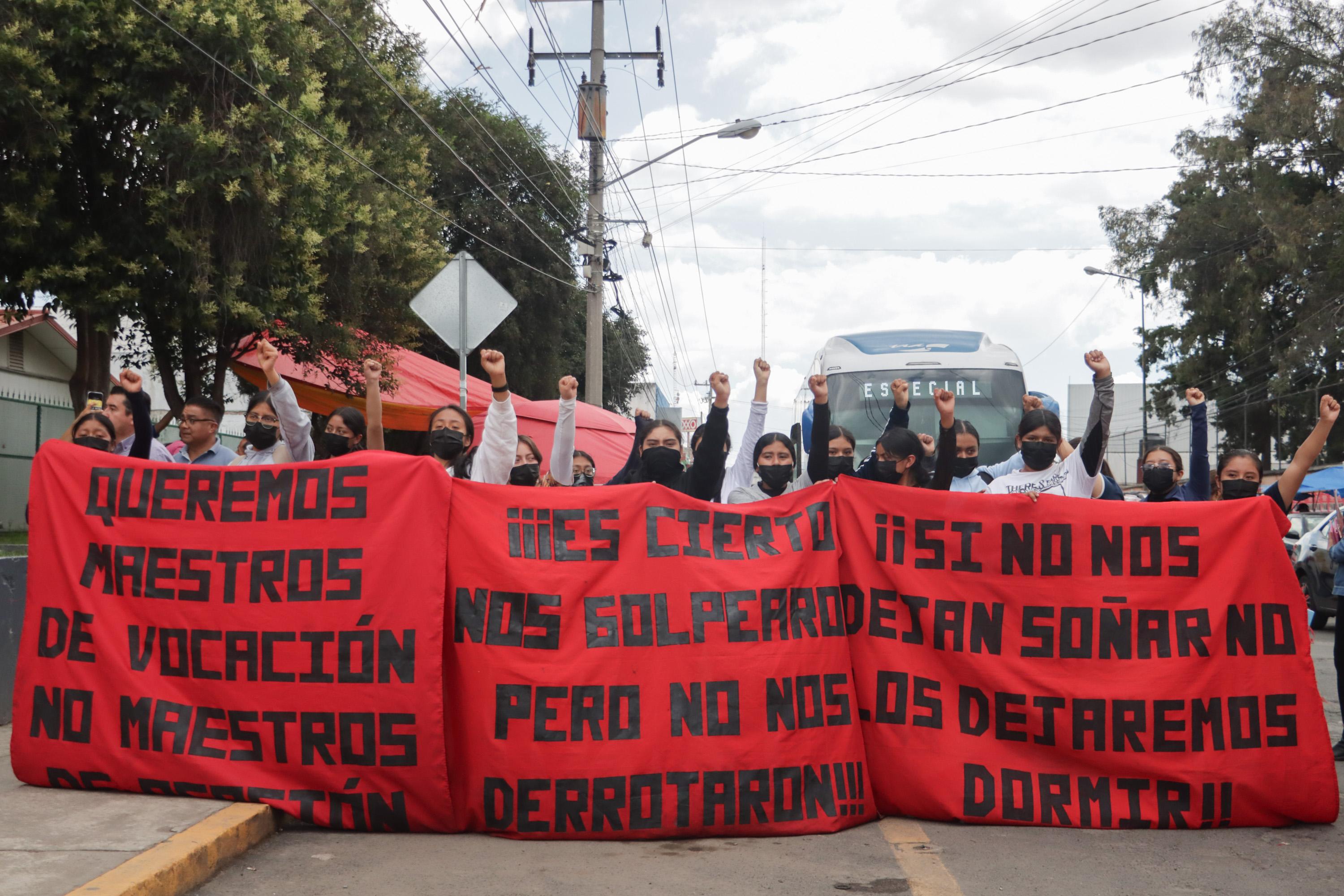 Las normalistas de Teteles entregarán las instalaciones de la escuela Normal Rural Carmen Serdán.