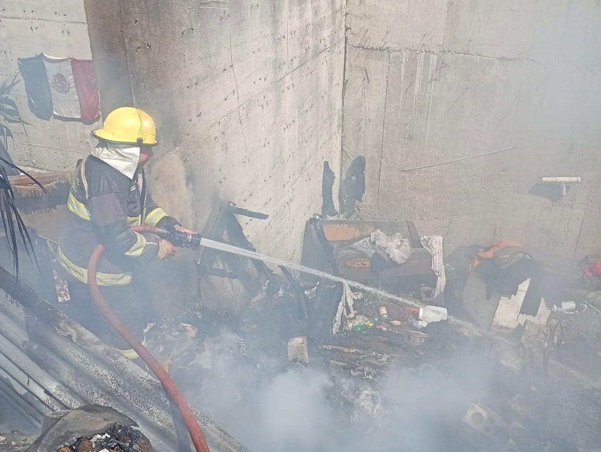 Se registra incendio en la colonia Rancho Colorado en la ciudad de Puebla.