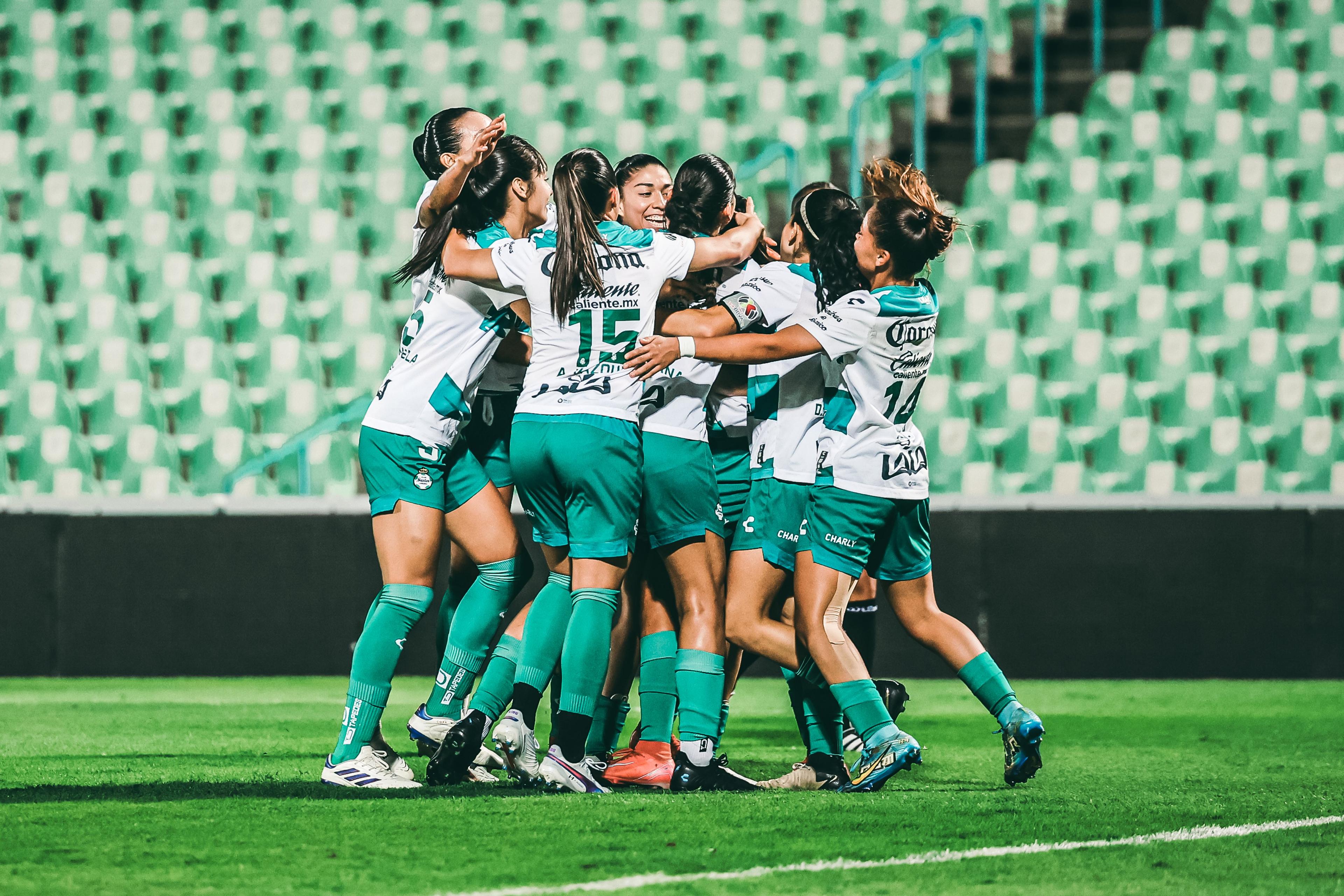 Santos derrota 1-0 al Puebla Femenil.