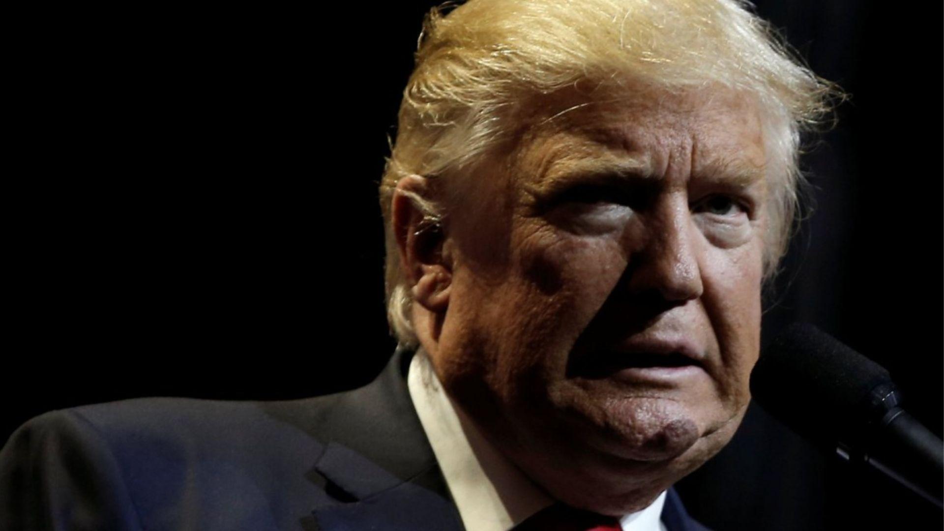 Trump evita contestar pregunta en conferencia