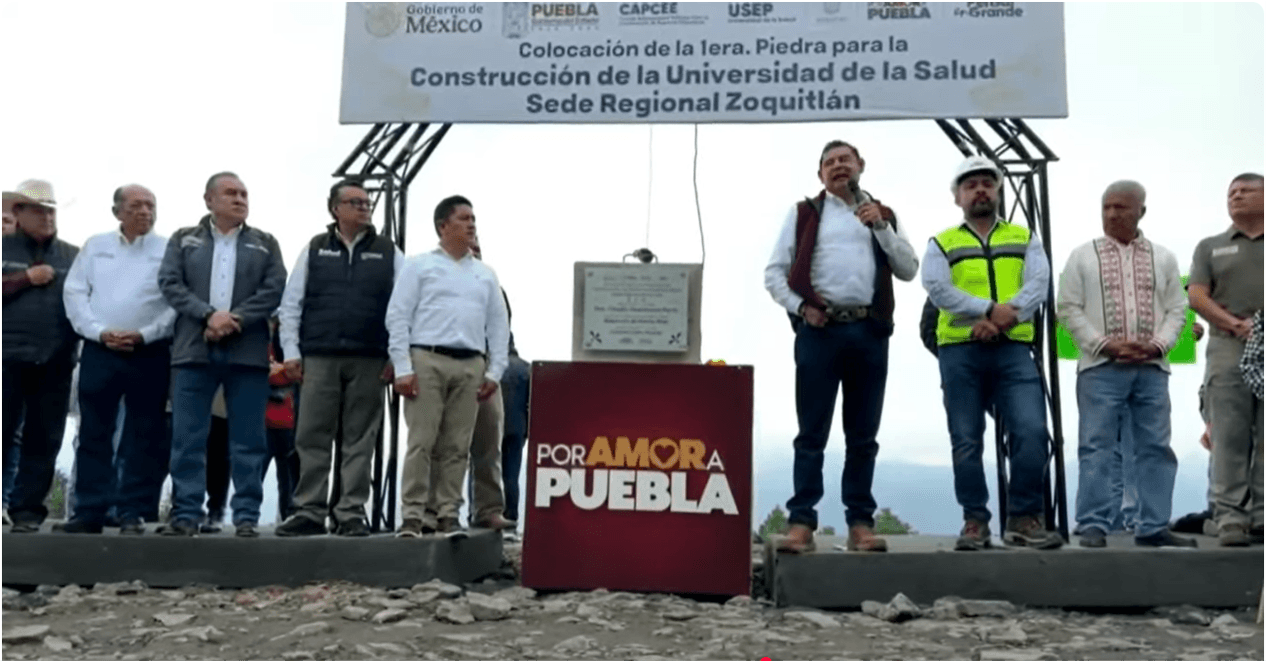 Colocación primera piedra de la Universidad de la Salud en Zoquitlán.
