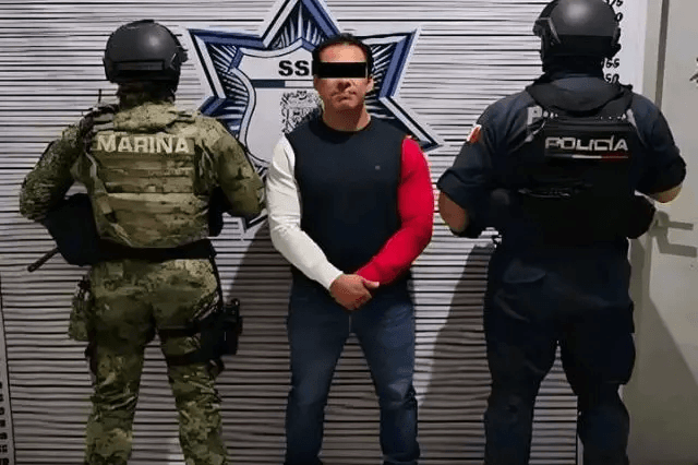 El gobierno federal y estatal de México, en un esfuerzo coordinado, anunció y destacó la detención de Julio César N.