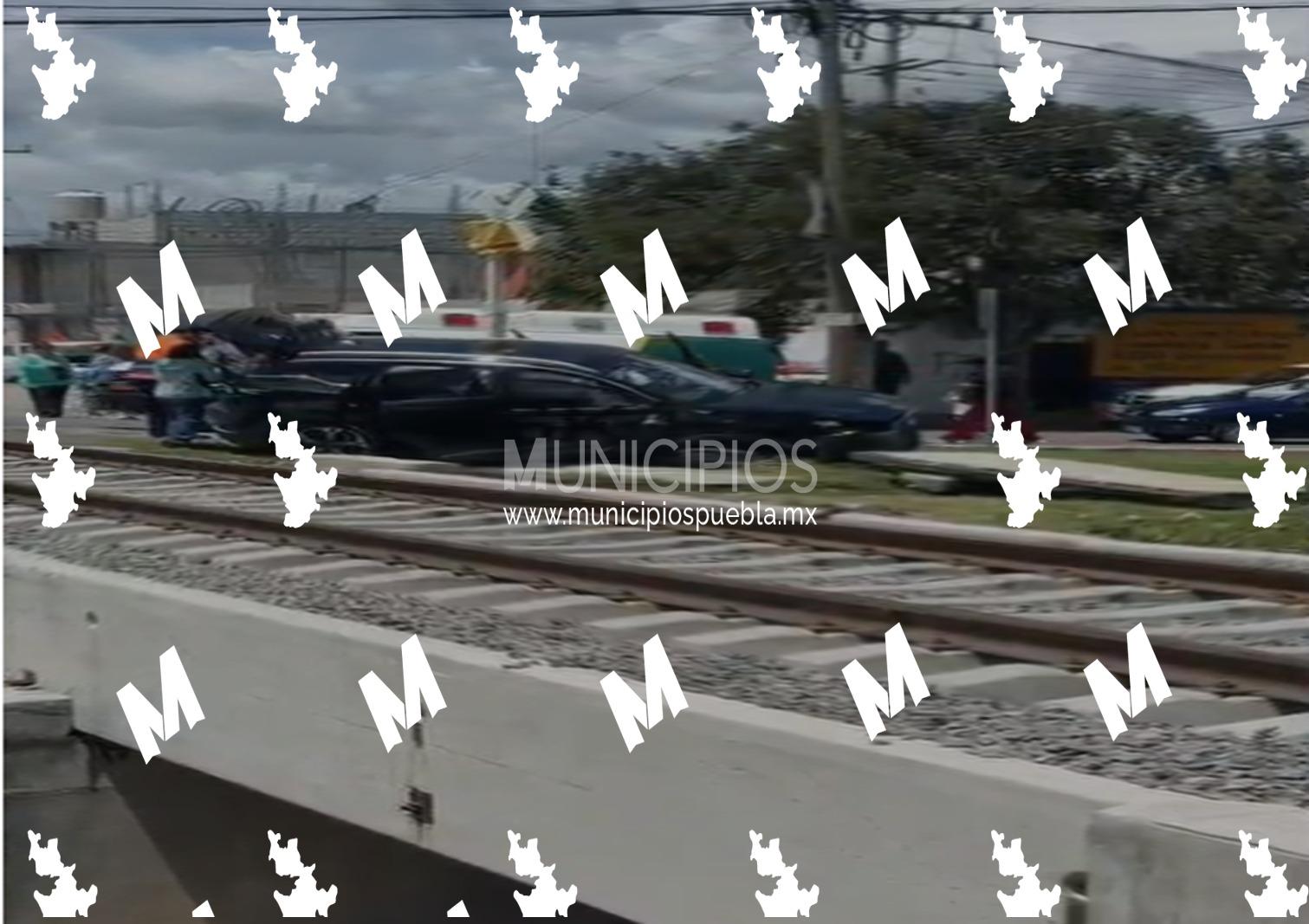 Le intentó ganar al tren y salió perdiendo.