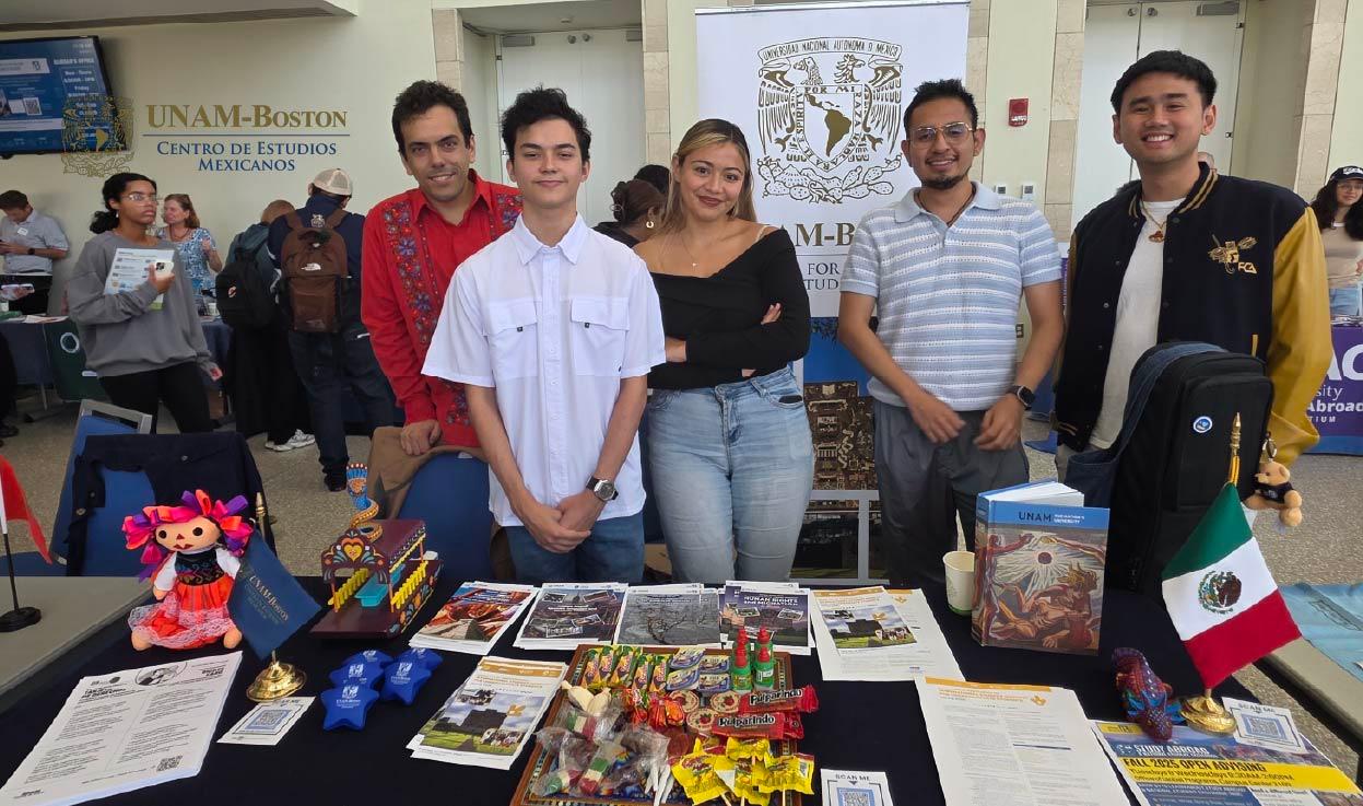 Dos estudiantes de la UNAM cursan un semestre en la Universidad de Massachusetts Boston.