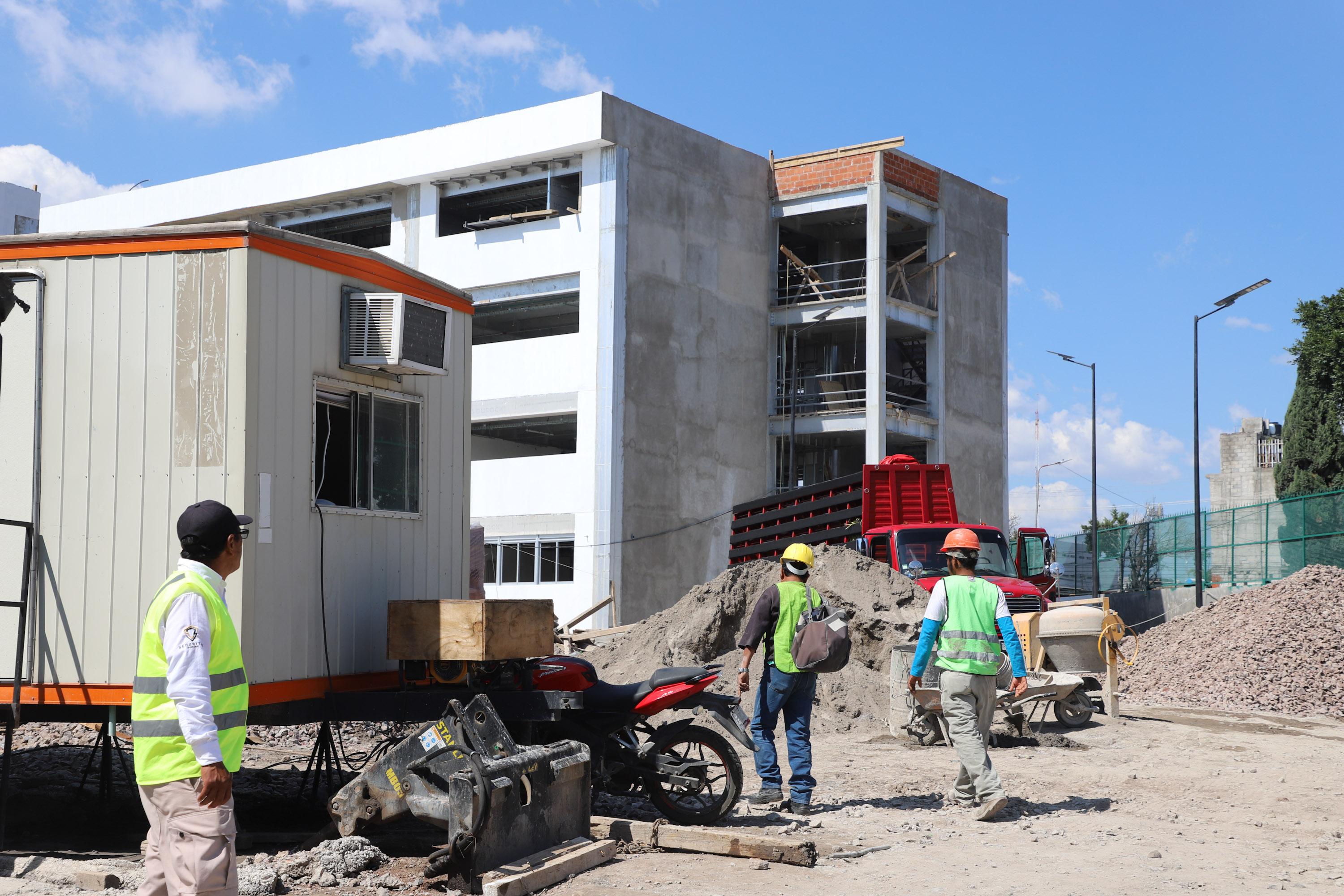 Avanza la construcción de la Prepa Emiliano Zapata en Puebla.