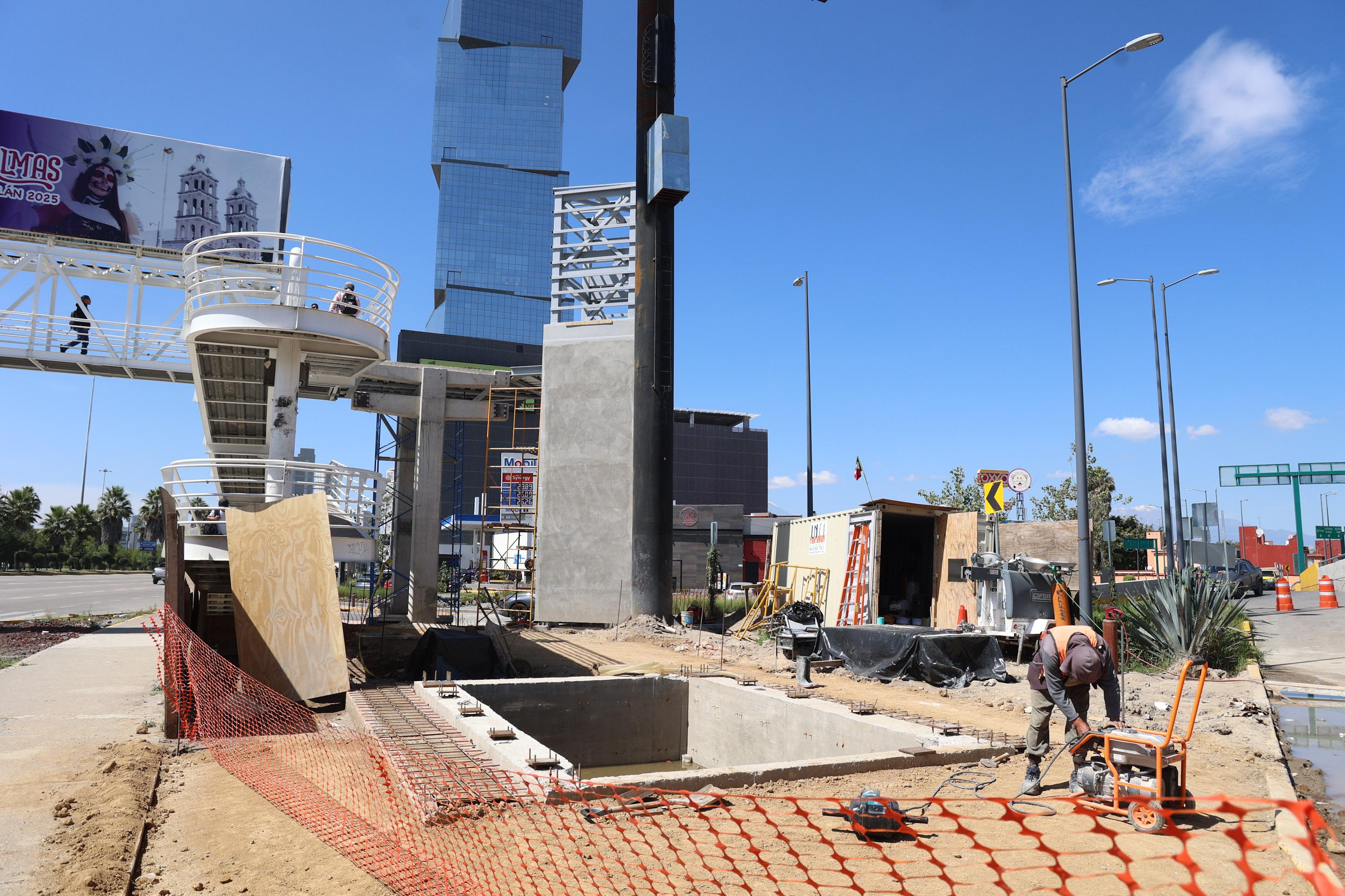 Avances en la construcción del elevador del puente del CCU.