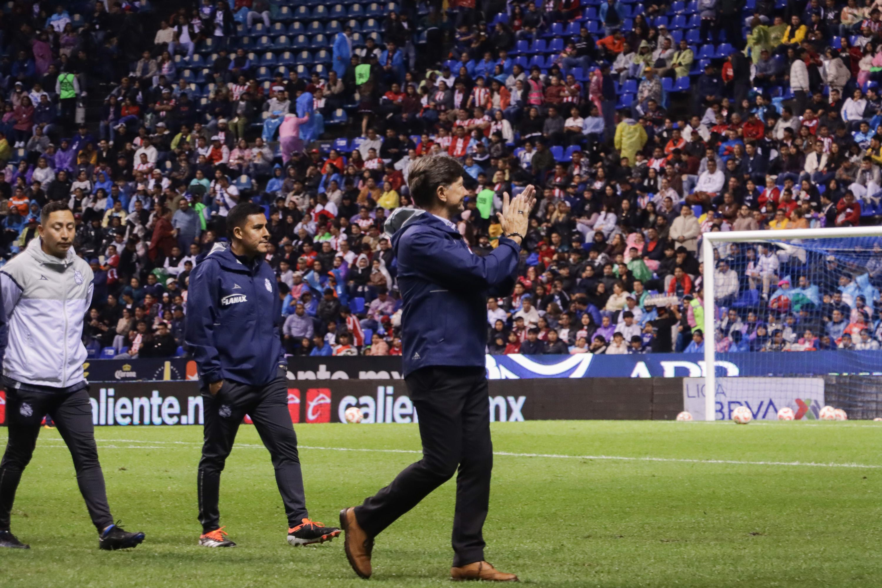 Hernán Cristante va por su primera victoria como técnico del Puebla.