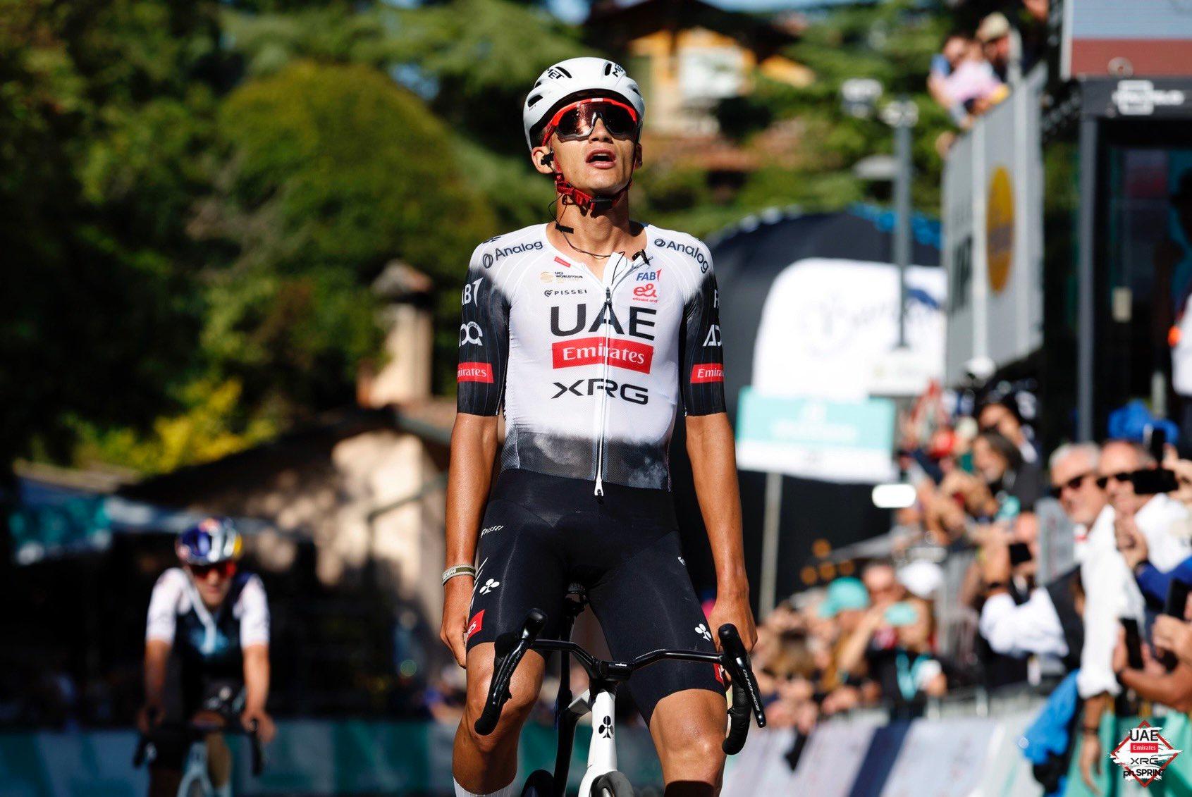 Isaac del Toro se convierte en el primer mexicano en ganar el Giro de Emilia.