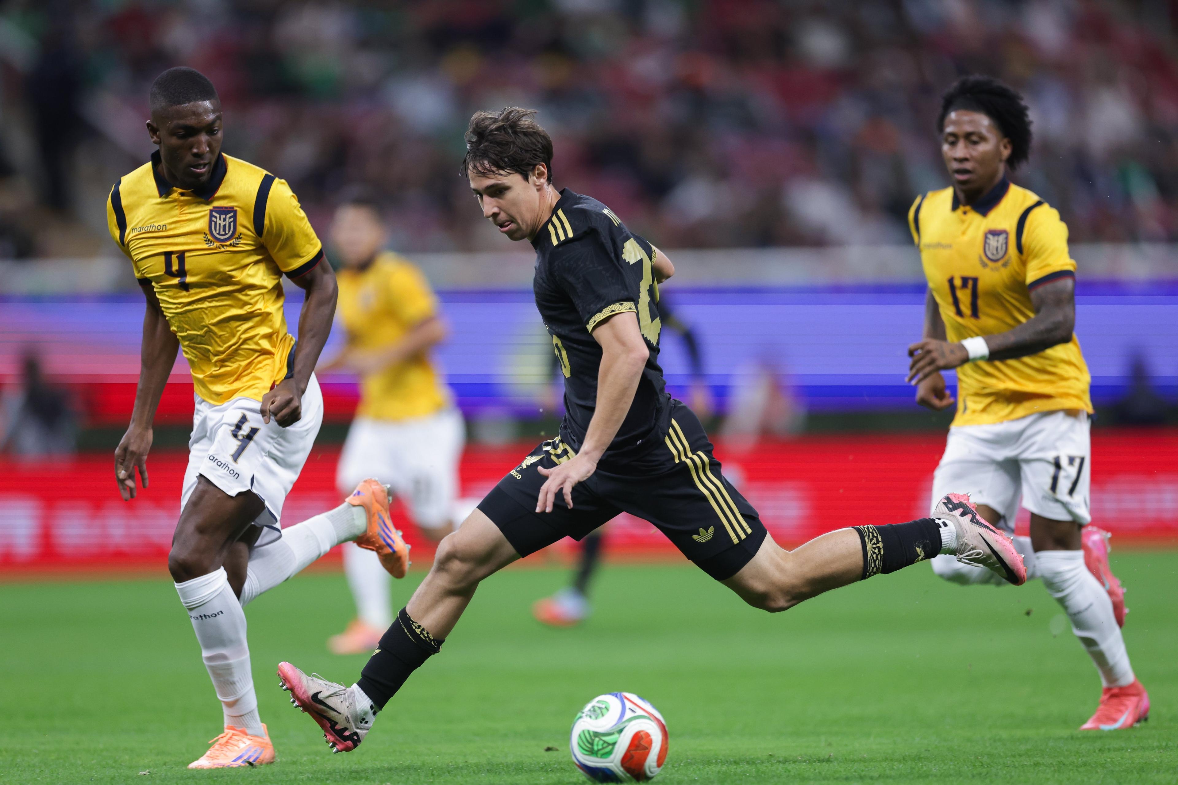 México apenas empata a uno con Ecuador en juego amistoso.
