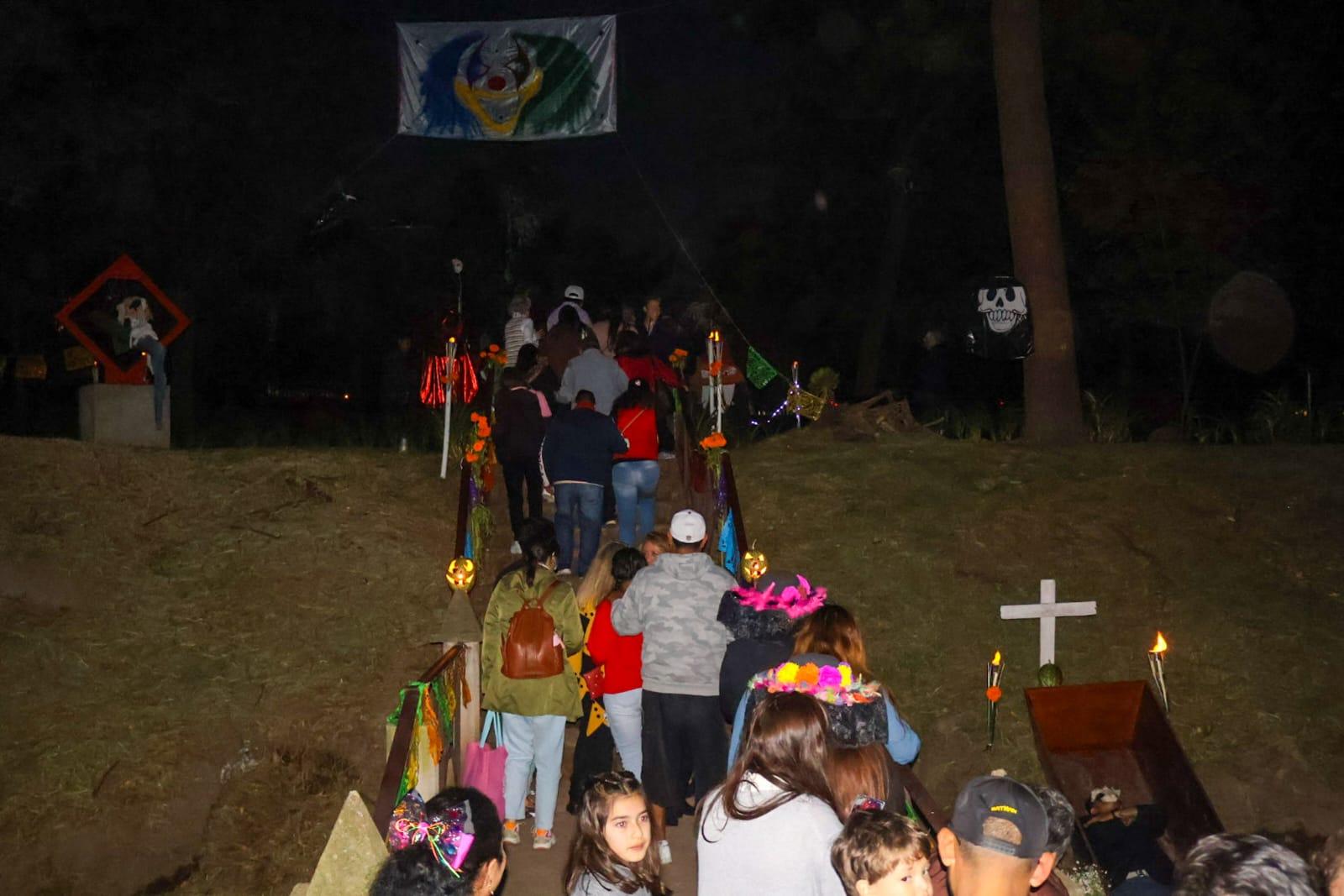 El Jardín Botánico se convierte en casa de sustos en Tlaxcala.
