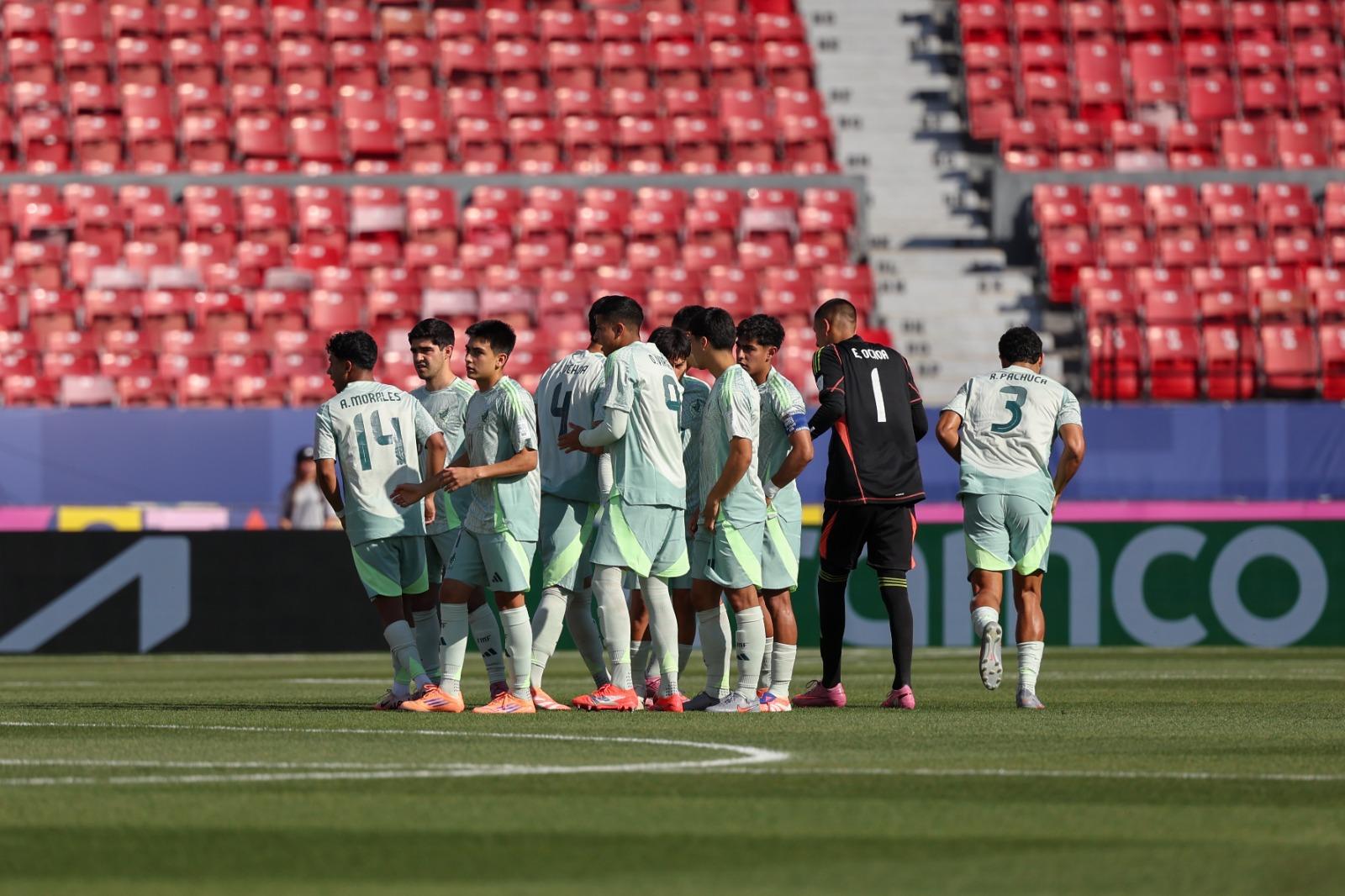 México empata a dos goles con España.