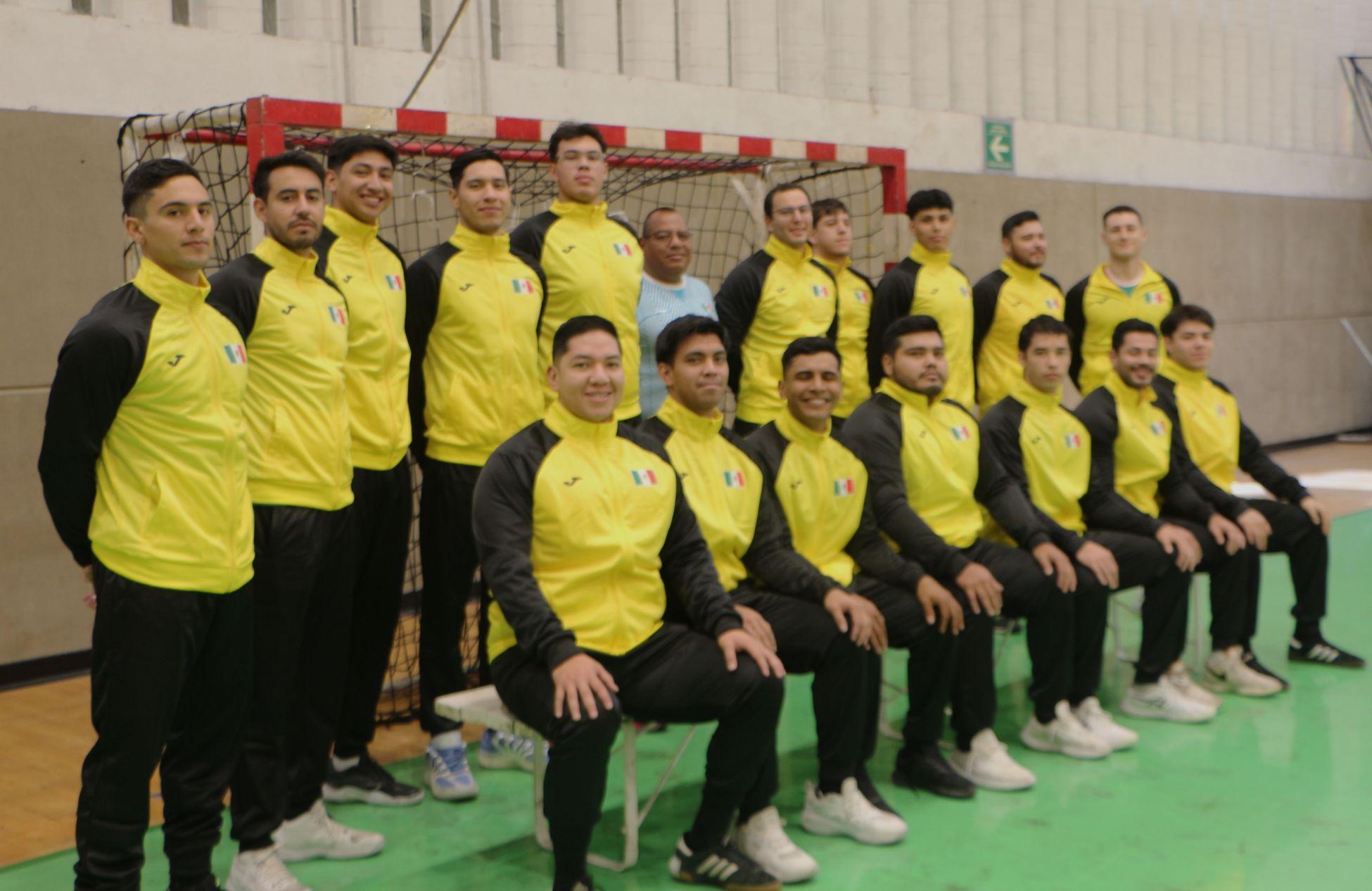 La selección masculina de handball se prepara en el Centro Deportivo Olímpico Mexicano (CDOM) para enfrentar el Torneo Internacional Cuatro Naciones en Buenos Aires, Argentina.