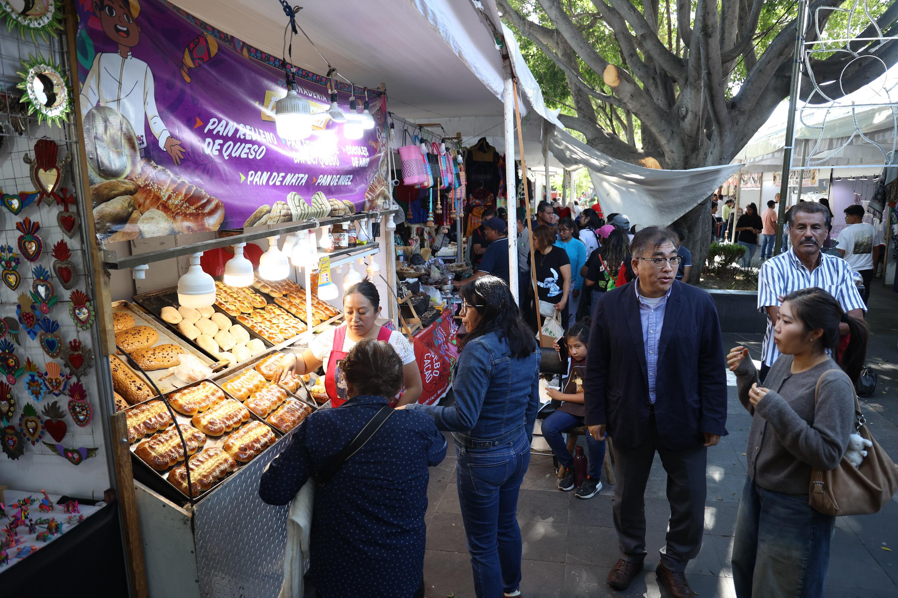 Así se vive la "Presencia de Oaxaca" en la ciudad de Puebla.