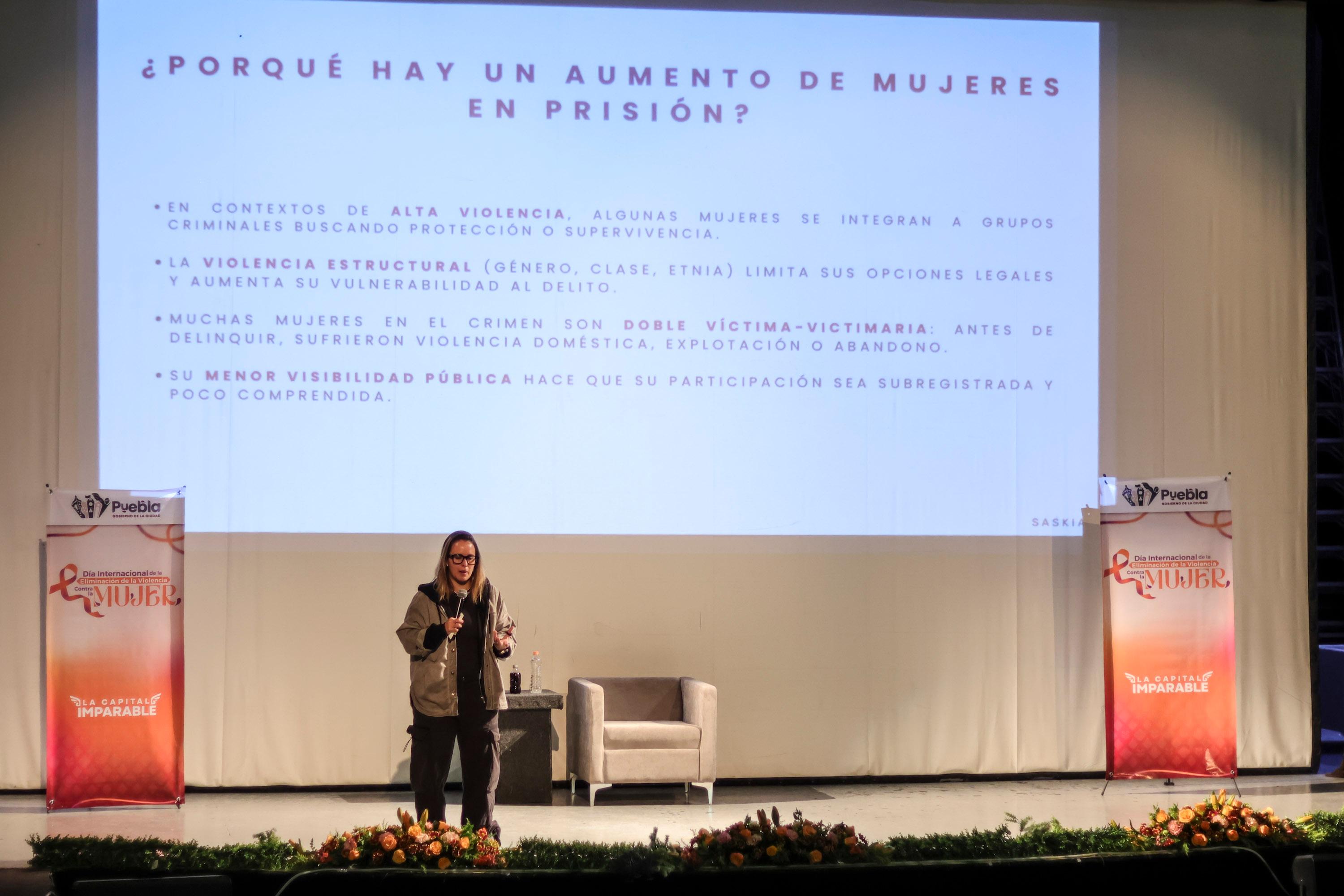 La activista Saskia Niño de Rivera, participó en Foro con el tema de "Reclusión con Perspectiva de Género". 