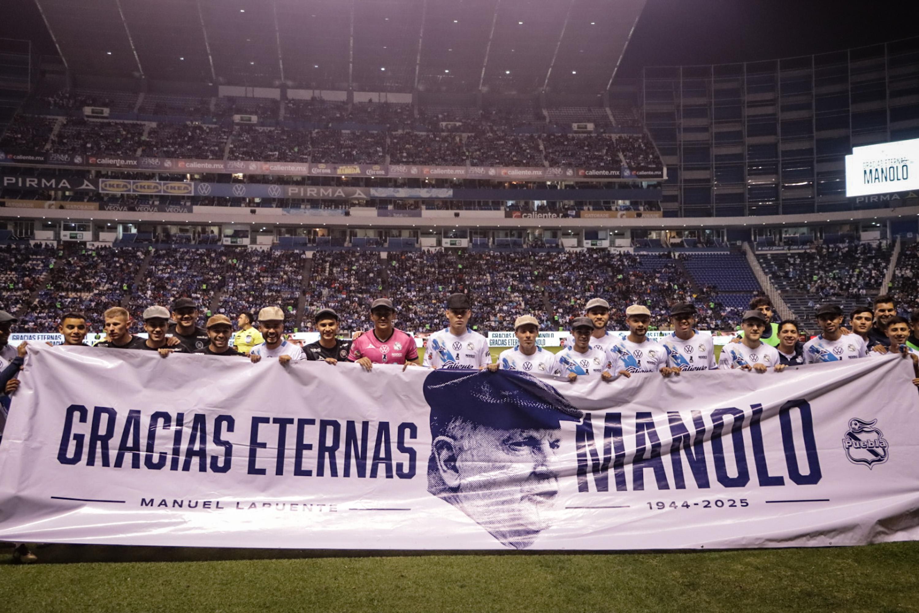 En el homenaje del Puebla a Manolo Lapuente, el cuadro local fue goleado 3-0 por Cruz Azul.