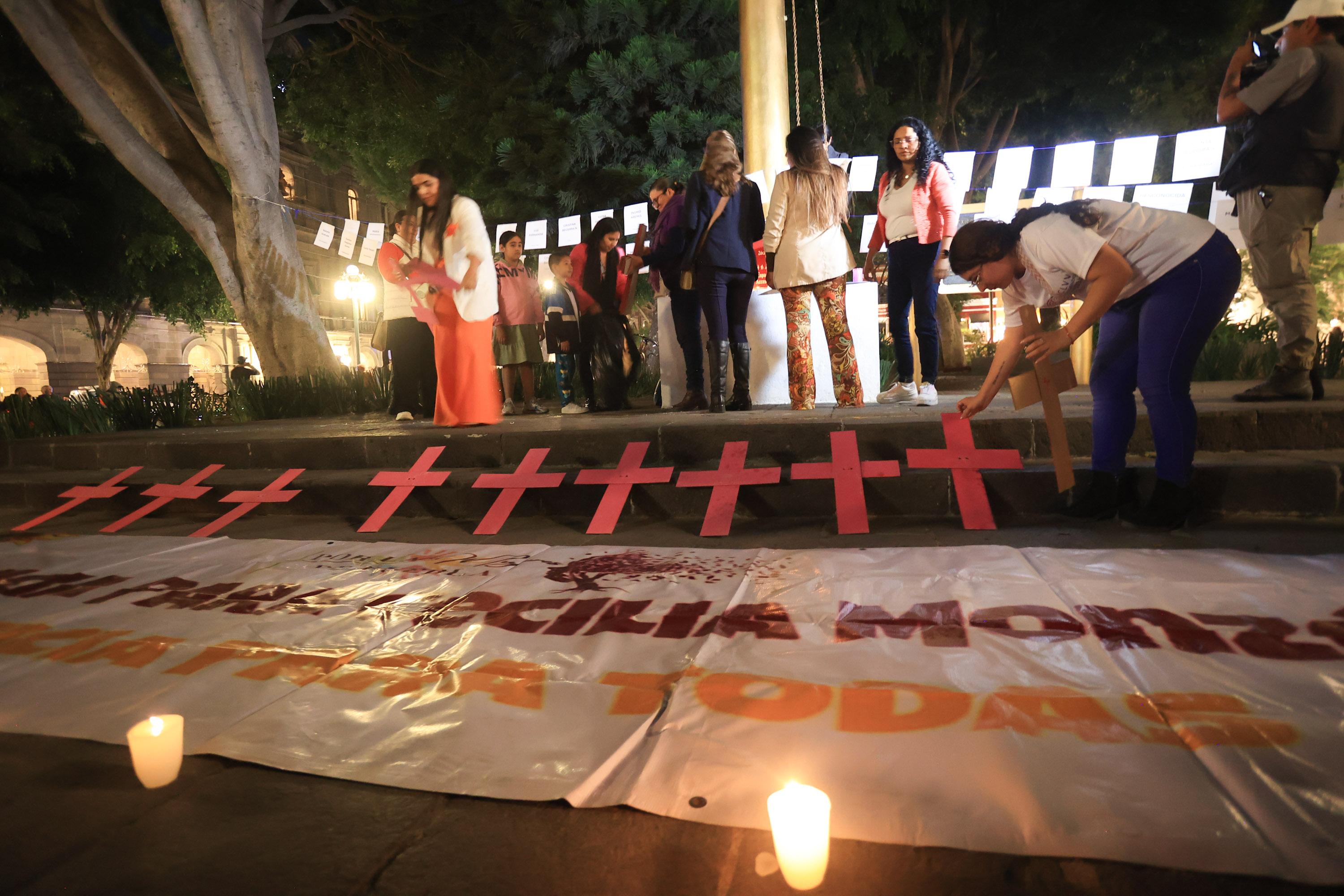 Marcha en puebla por el Día Internacional de la Eliminación de la Violencia contra la Mujer.