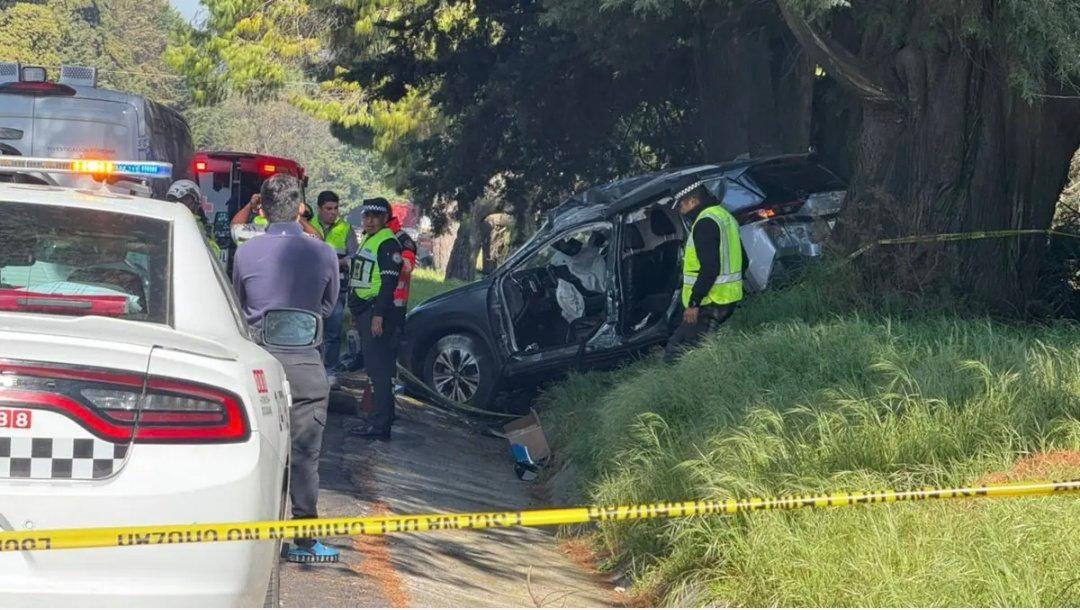 Cuatro personas murieron y una mujer embarazada resultó herida tras un accidente en la autopista México-Cuernavaca.