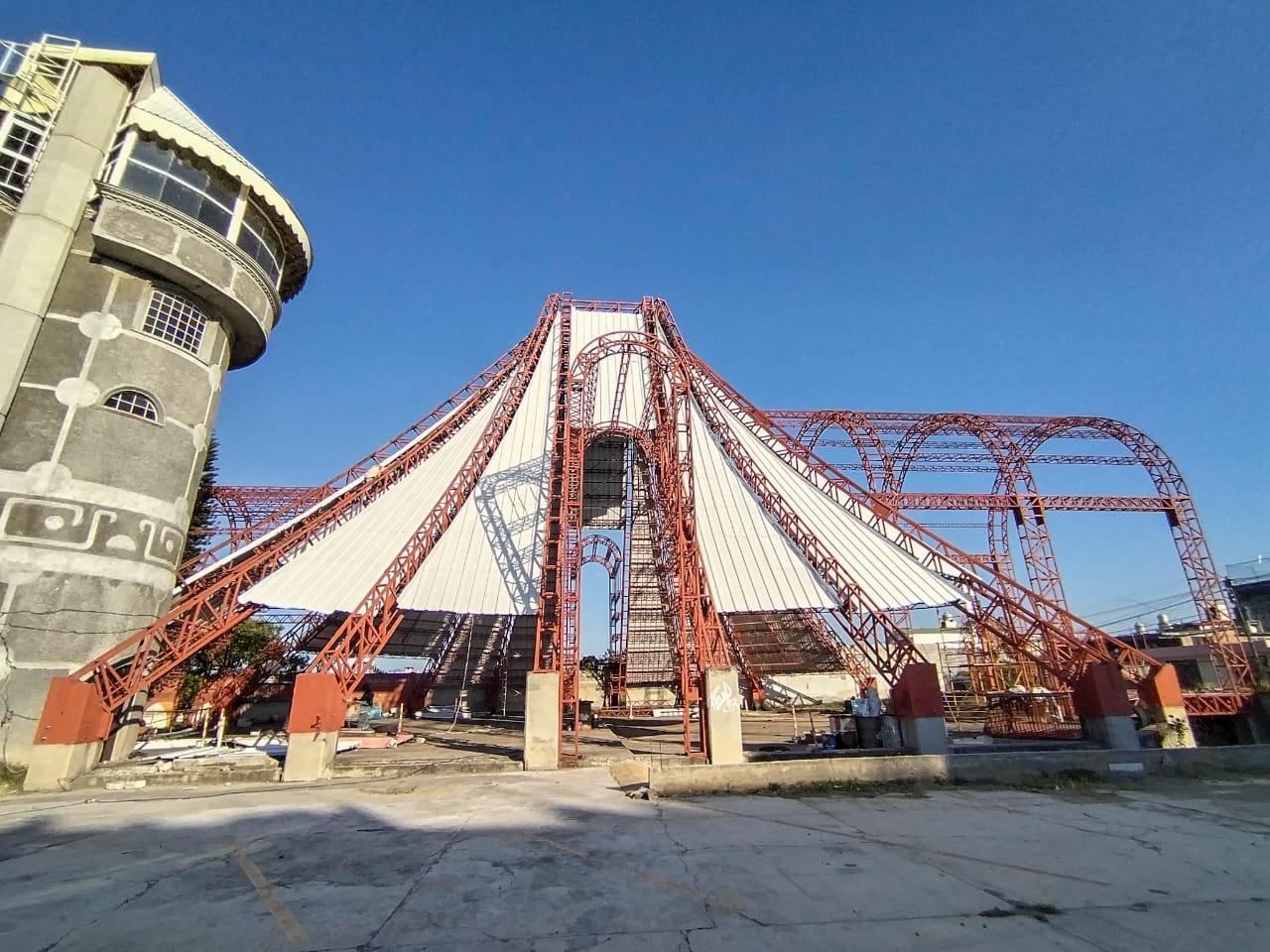 Inician trabajos de colocación de láminas en la capilla de Nuestra Señora de Guadalupe.