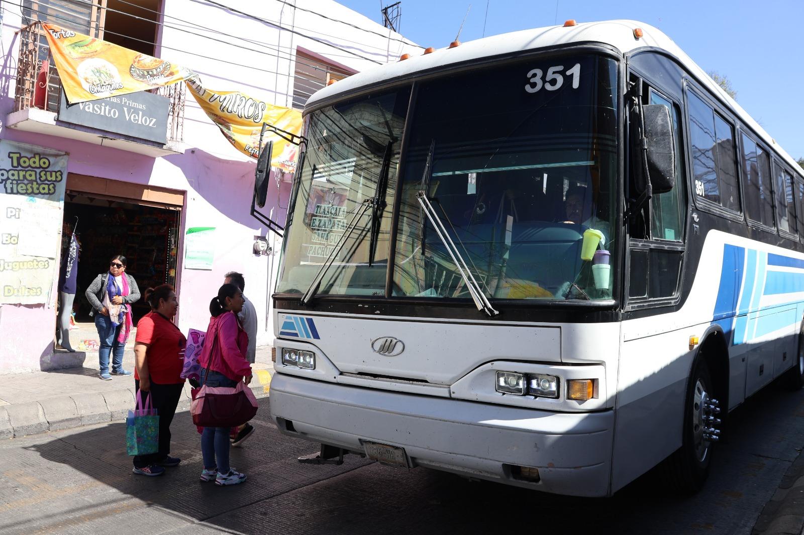 Se registran retrasos en rutas por Paro Nacional de Transportistas.
