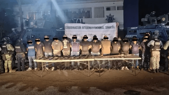 Guardia Nacional (GN) y el Ejército Mexicano aseguraron armas y droga en los municipios de Culiacán y Badiraguato, en Sinaloa.