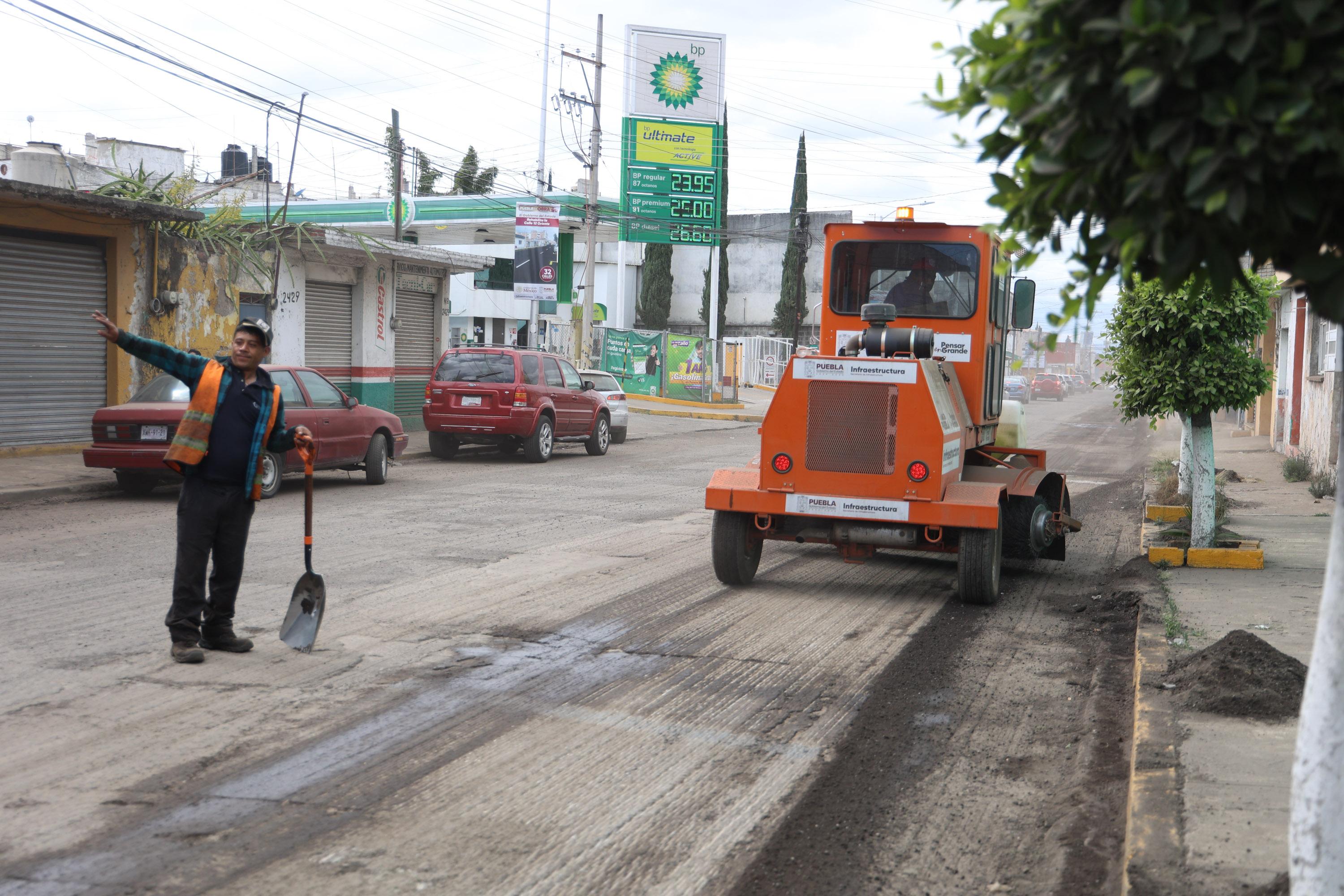 Cierre de circulación a lo largo de la 12 Oriente en la ciudad de Puebla.