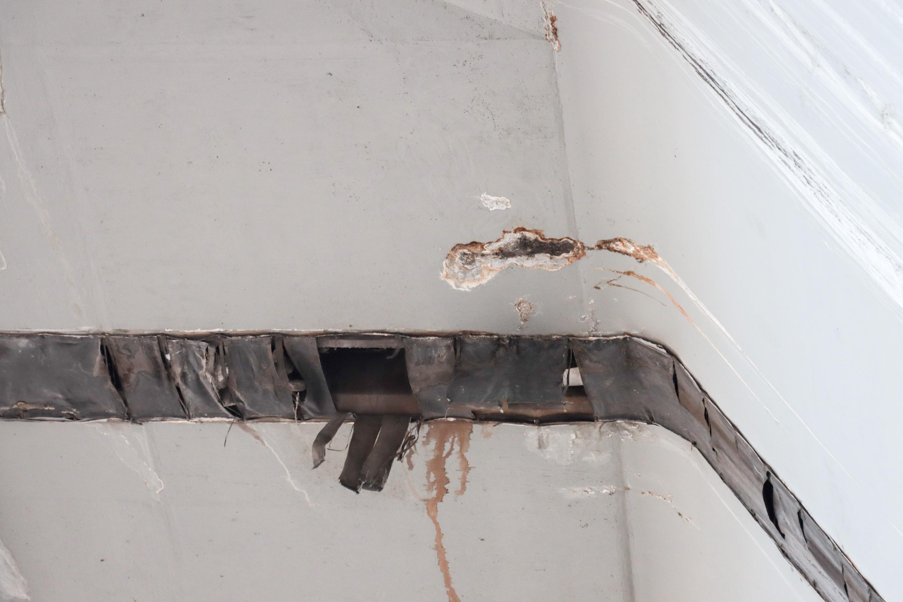 Deterioro significativo en el puente de la Calzada Ignacio Zaragoza en Puebla.