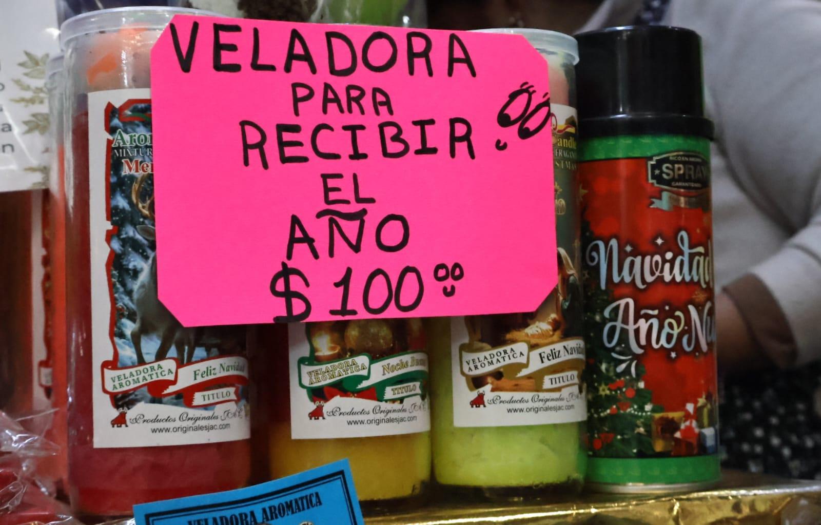 Veladoras y amuletos, la clave para la buena suerte en Tlaxcala.