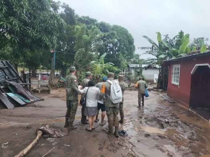 Con Plan DN-III-E se brinda atención a las comunidades afectadas por las lluvias en el Sur de Veracruz.