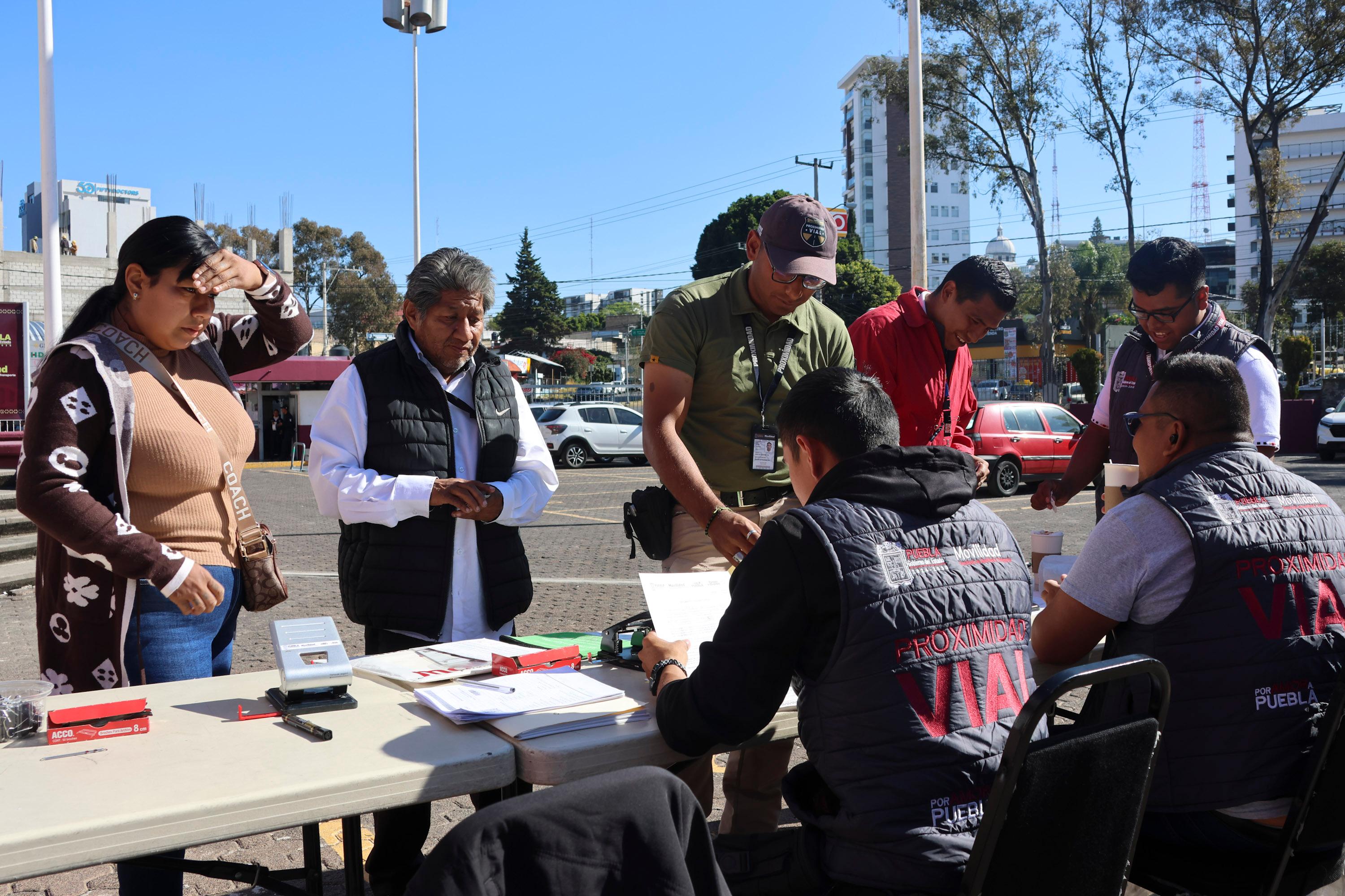 Inicia proceso de reemplacamiento para transporte público en Puebla.