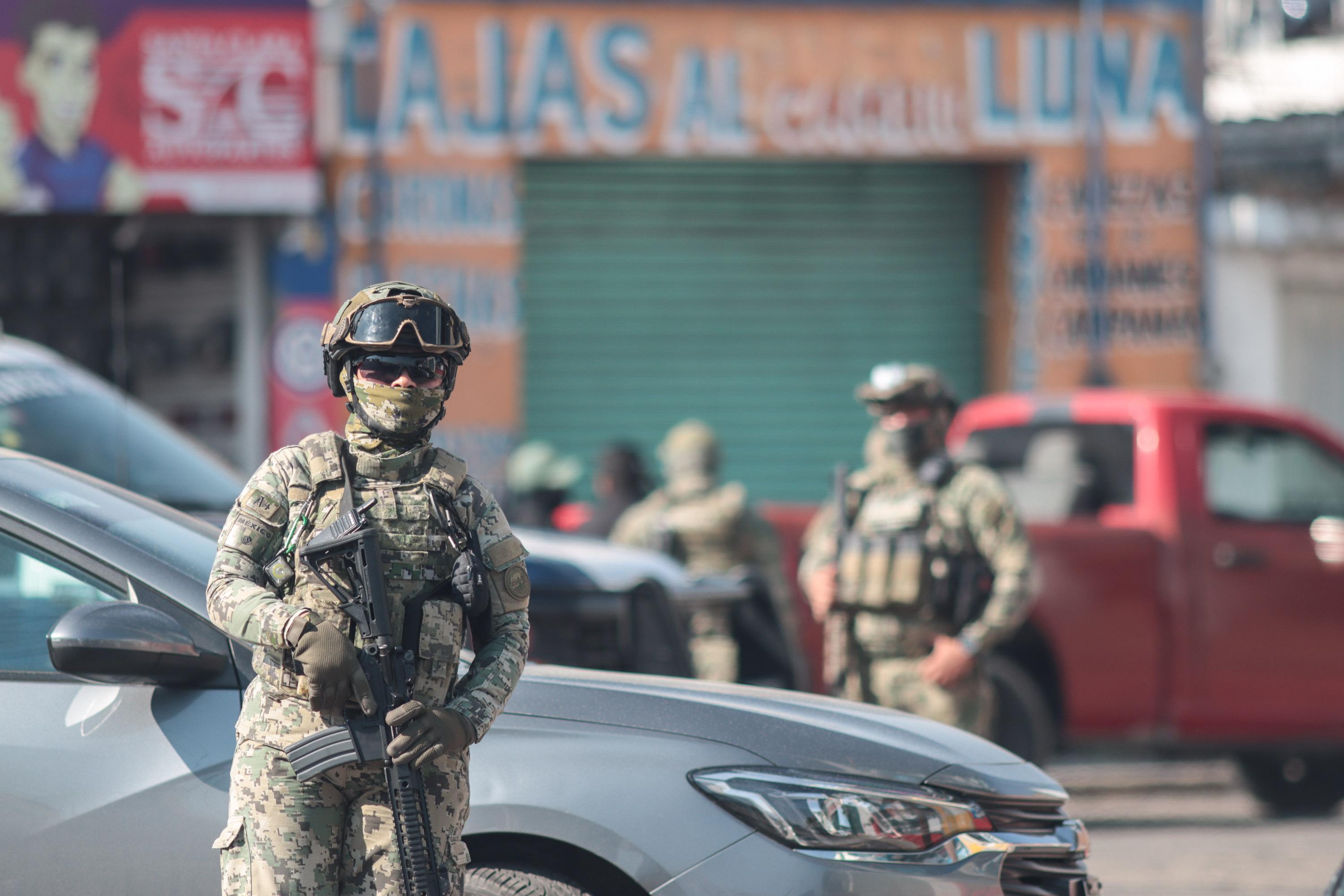 Operativo contra el robo de autopartes en la zona de la 46 Poniente.