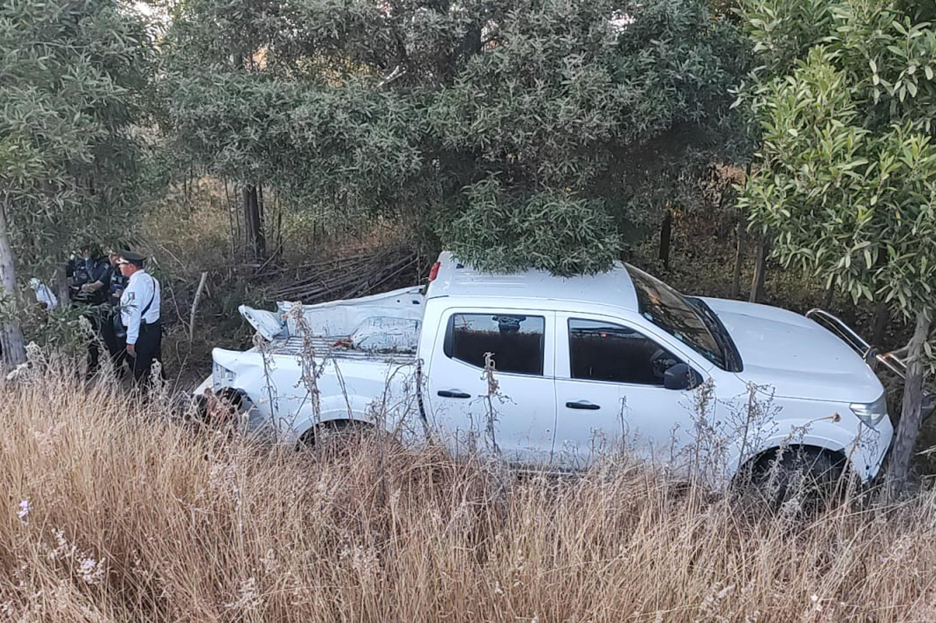 En Periférico Ecológico conductor se sale del camino.