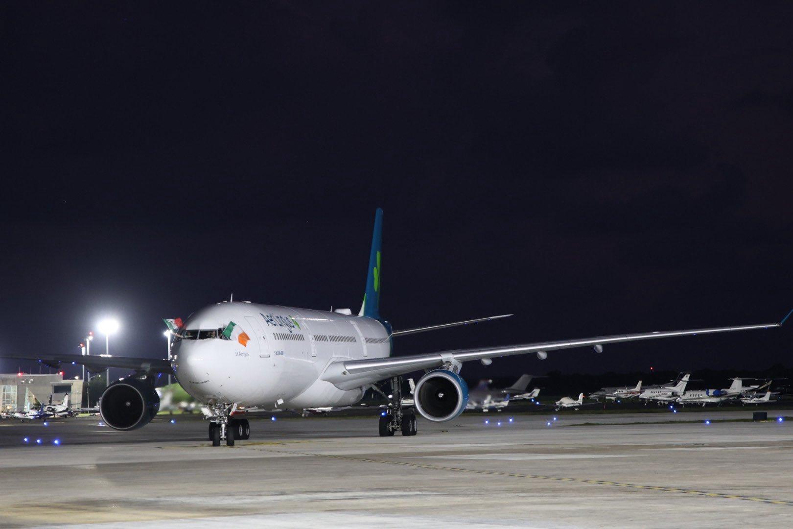 Vuelo inaugural de Air Lingus en la ruta directa Dublín-Cancún.