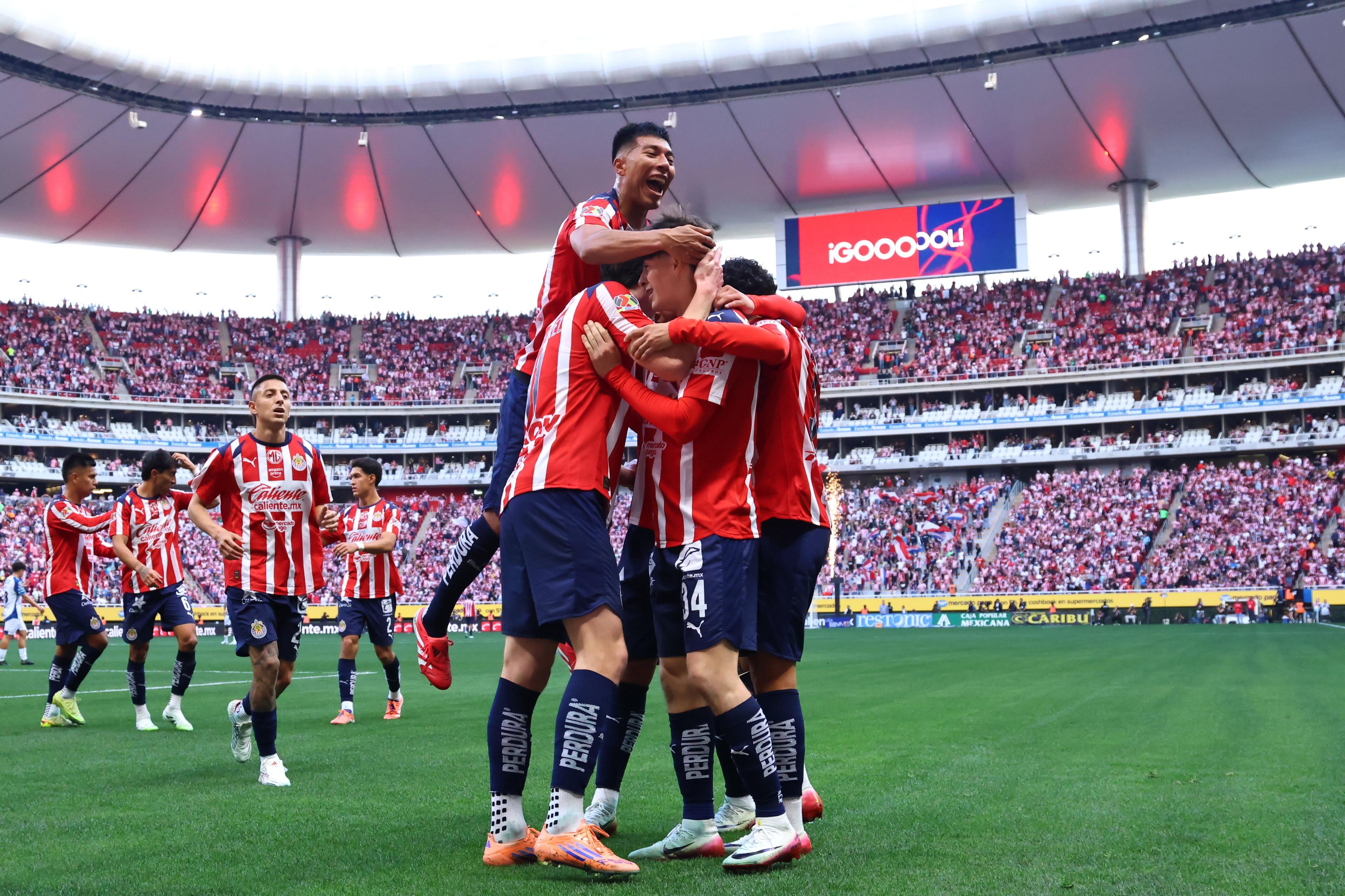 Guadalajara venció 2-0 a Pachuca.