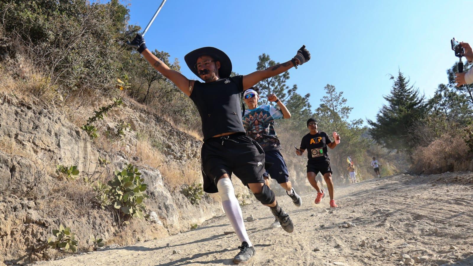 Trail de los Molinos "El Reto" reúne a 450 corredores en Los Reyes Quiahuixtlán.