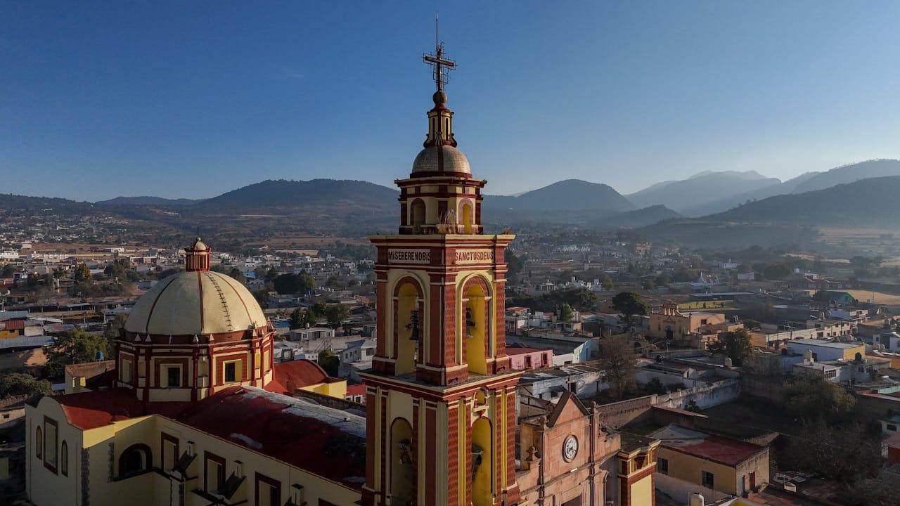 Iglesia de San Agustín de Tlaxco, joya histórica del turismo religioso.