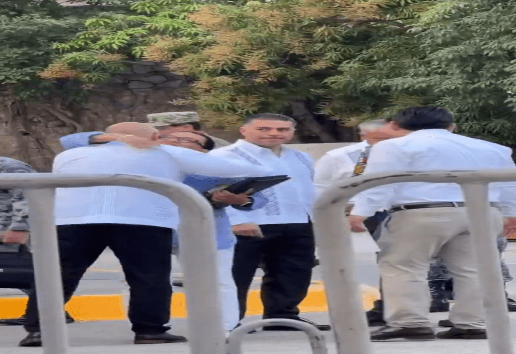 Desaire de Rosa Icela Rodríguez a Omar García Harfuch.