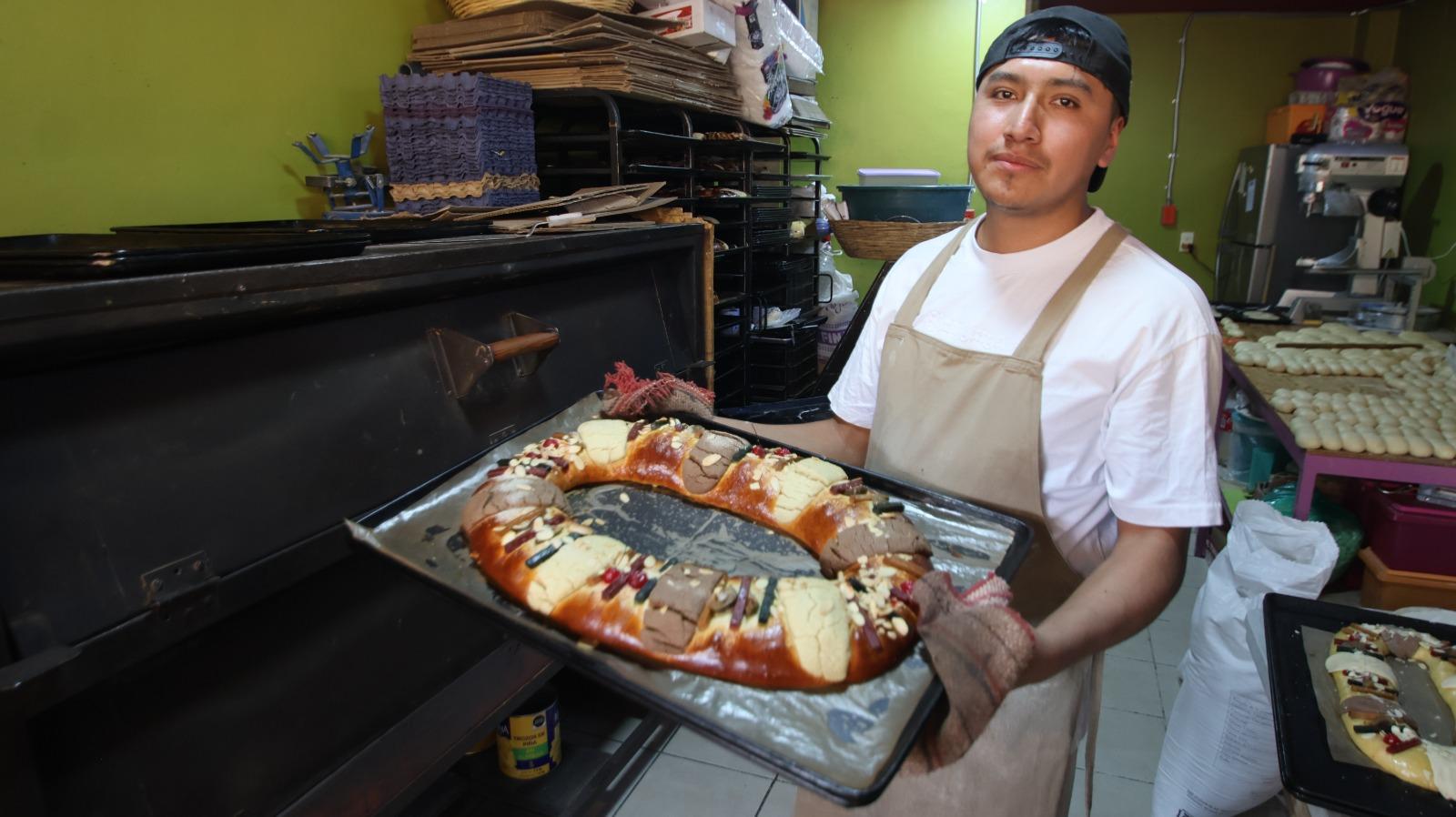 Elaboración de Roscas de Reyes en Totolac, Tlaxcala.