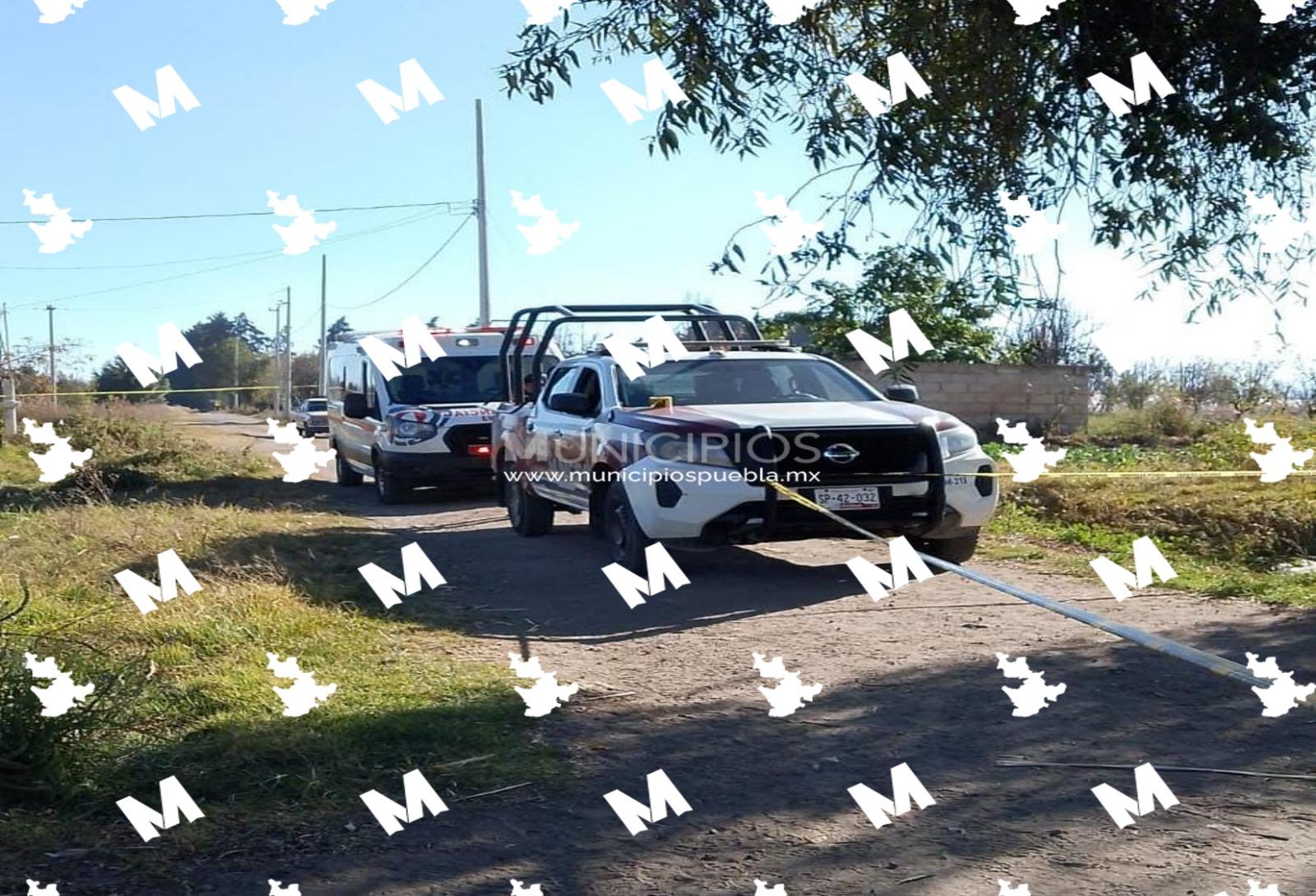 El cadáver de un hombre fue ubicado en un canal de riego en San Felipe Teotlalcingo.