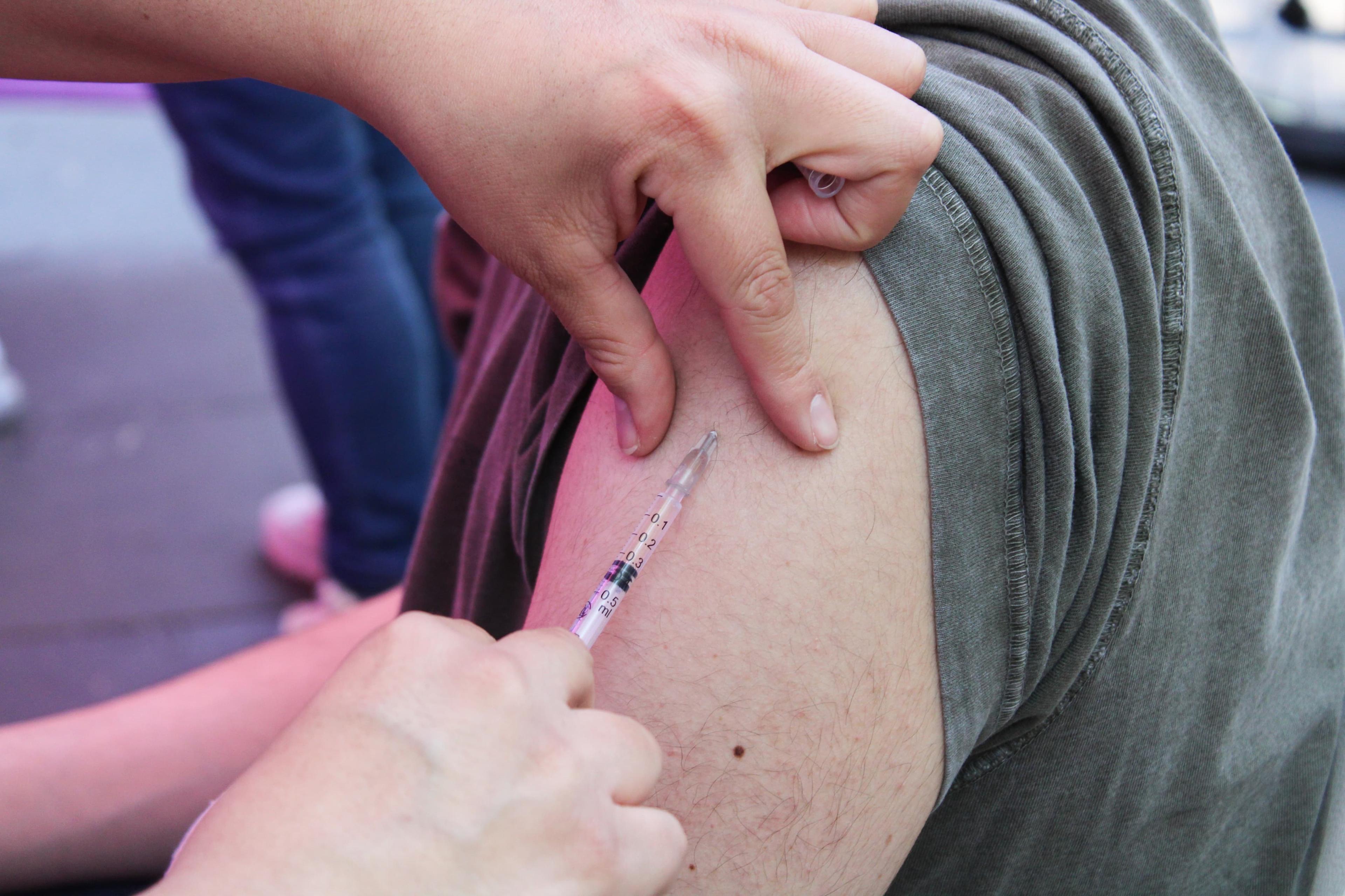 La CDMX emprende campaña de vacunación contra el sarampión.