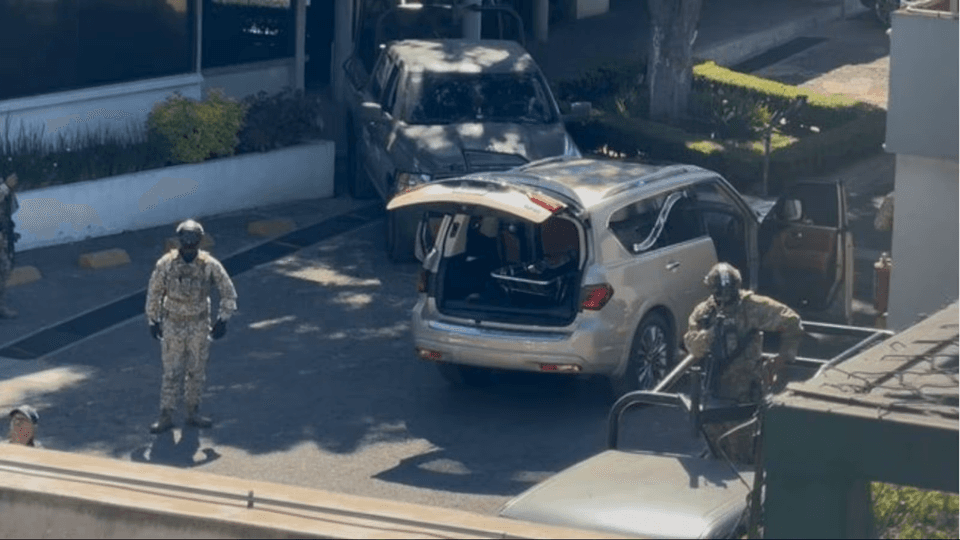 Es trasladado cuerpo de El Mencho desde instalaciones de la FGR.