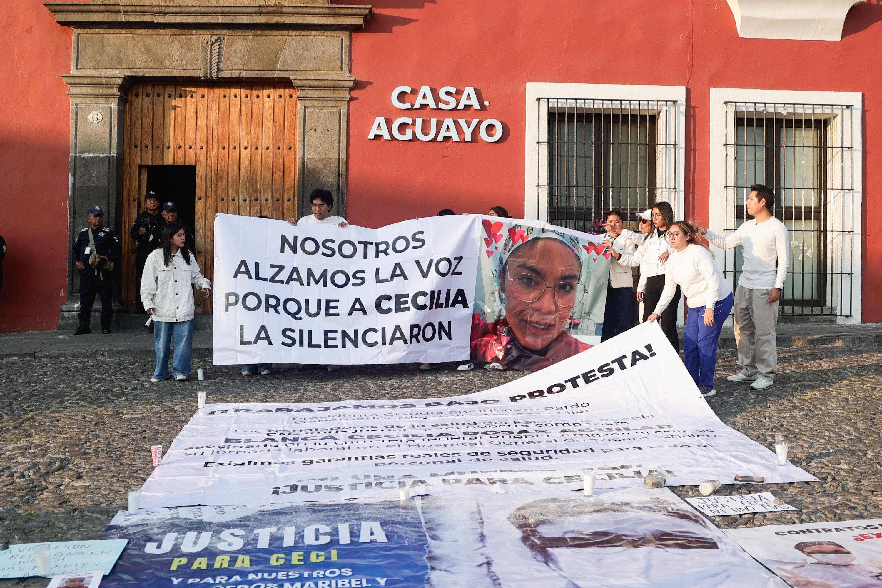 Sector Salud de Puebla exige justicia por asesinato de la enfermera Blanca Cecilia.