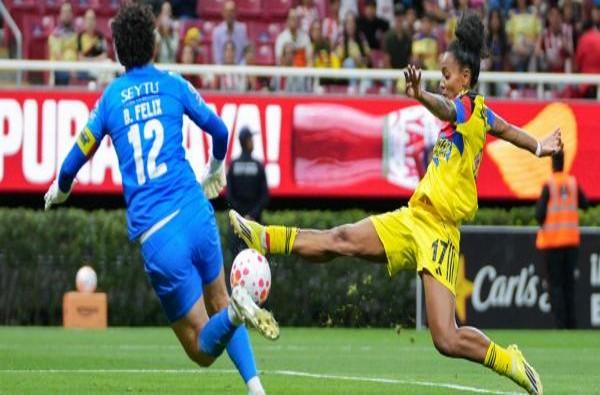 Guadalajara Femenil se queda con el Clásico Nacional.