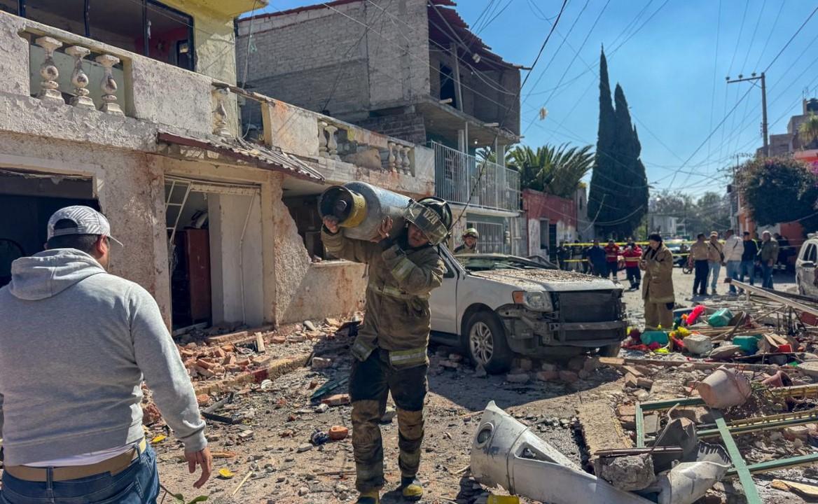 Cerca de 12 personas heridas deja explosión en Coacalco, Estado de México.