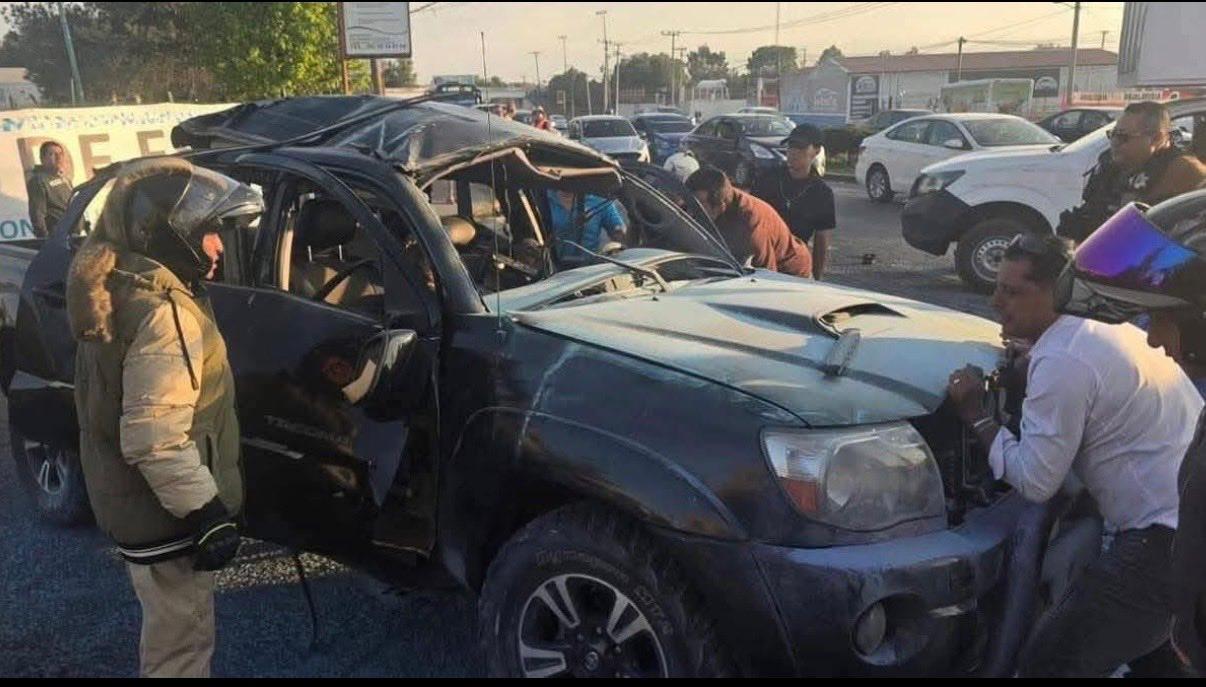 Cerca del AIFA explota una camioneta, hay dos muertos.